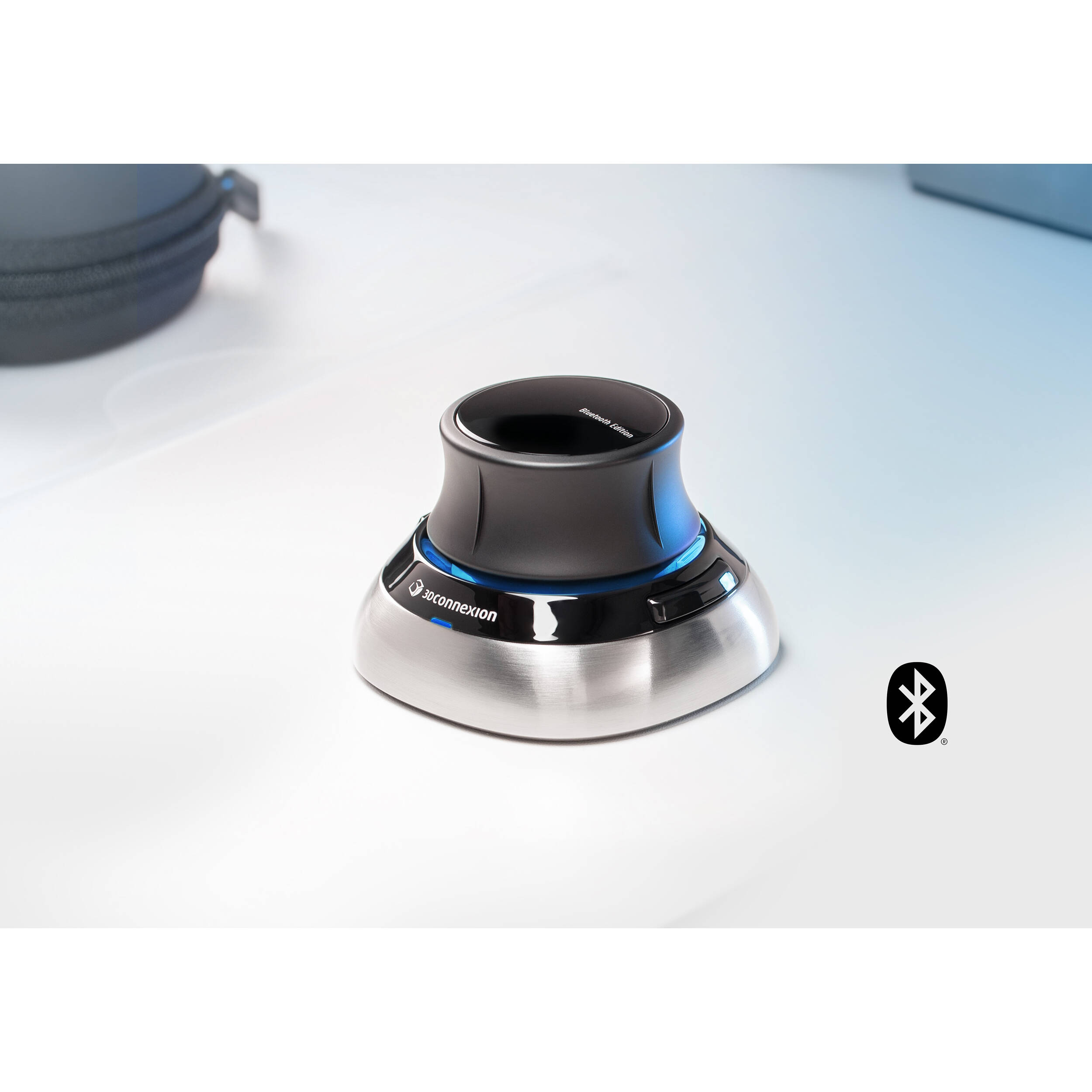 3Dconnexion SpaceMouse Wireless Kit 2 with Bluetooth, SpaceMouse and CadMouse compact wireless set — view 2