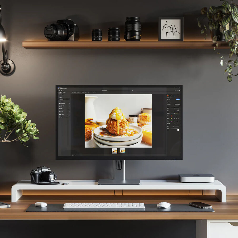 ALOGIC CLARITY PRO MAX 32-inch 4K UHD monitor with integrated webcam and 65W USB-C power delivery — view 8