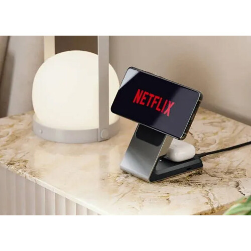 ALOGIC Matrix 2-in-1 universal magnetic charging dock in white — view 4