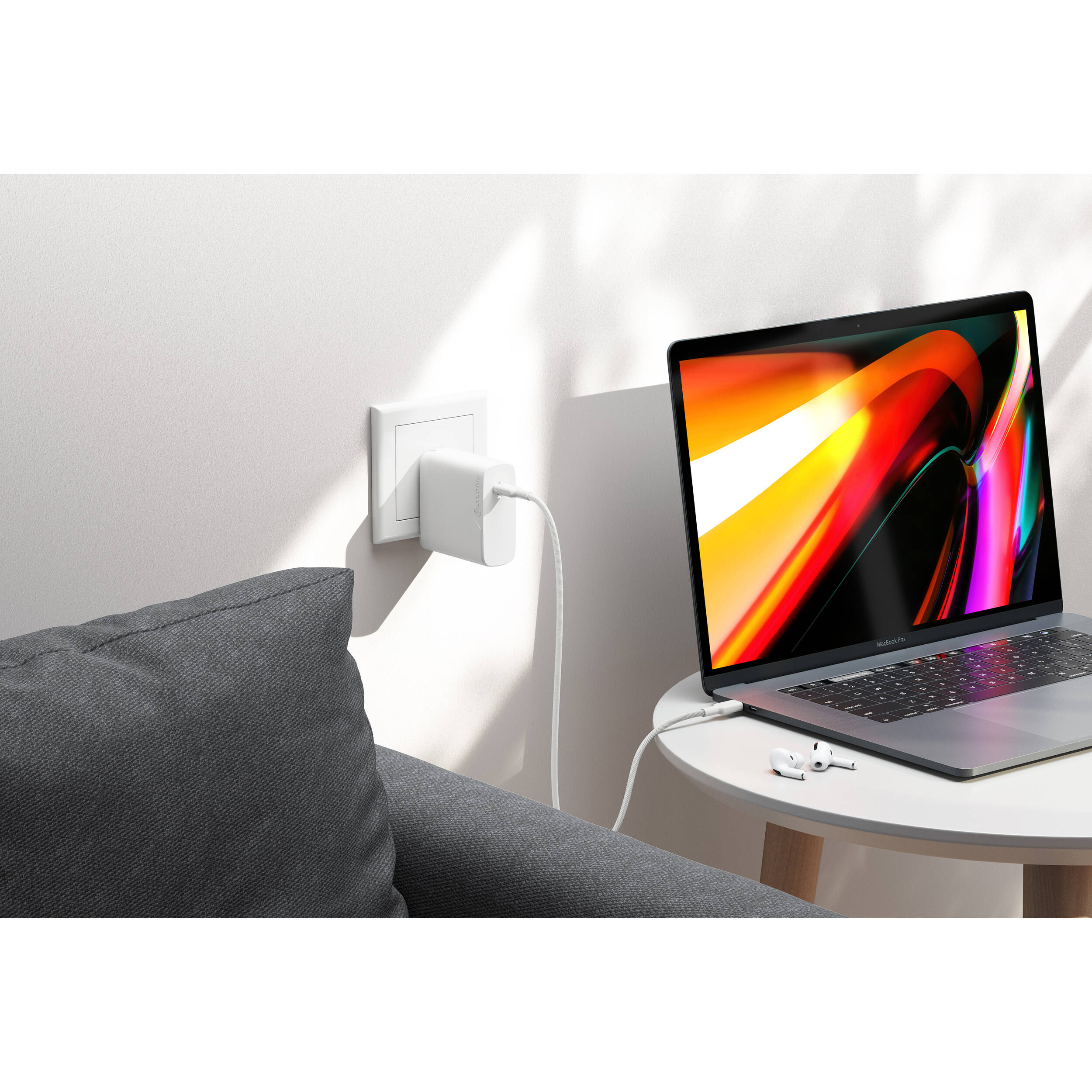 ALOGIC 1X100 Rapid Power100W GaN Charge WCG1X100-US compact USB-C charger — view 19
