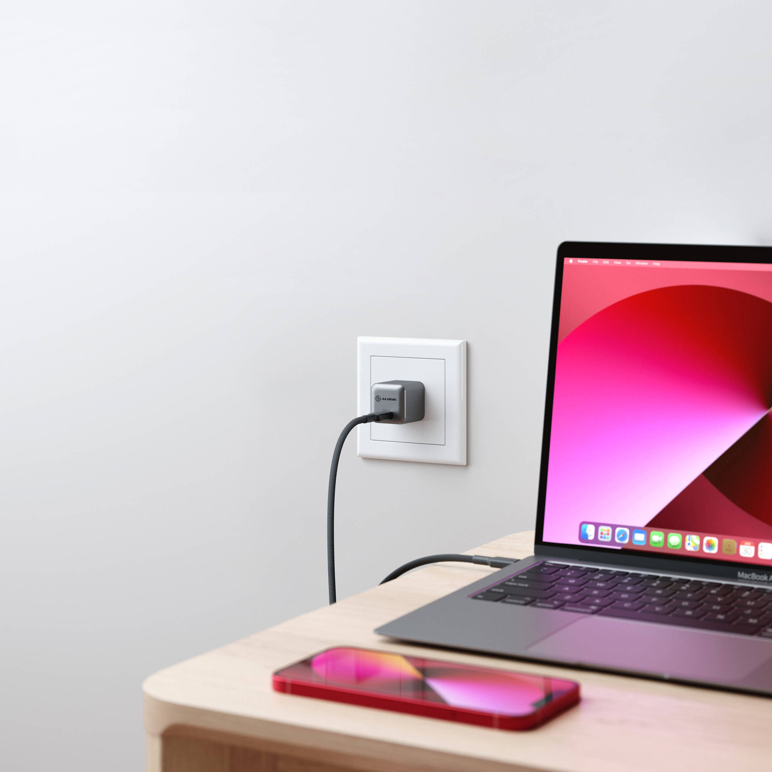 ALOGIC 30W GaN USB-C wall charger, US version, compact single-port design — view 18