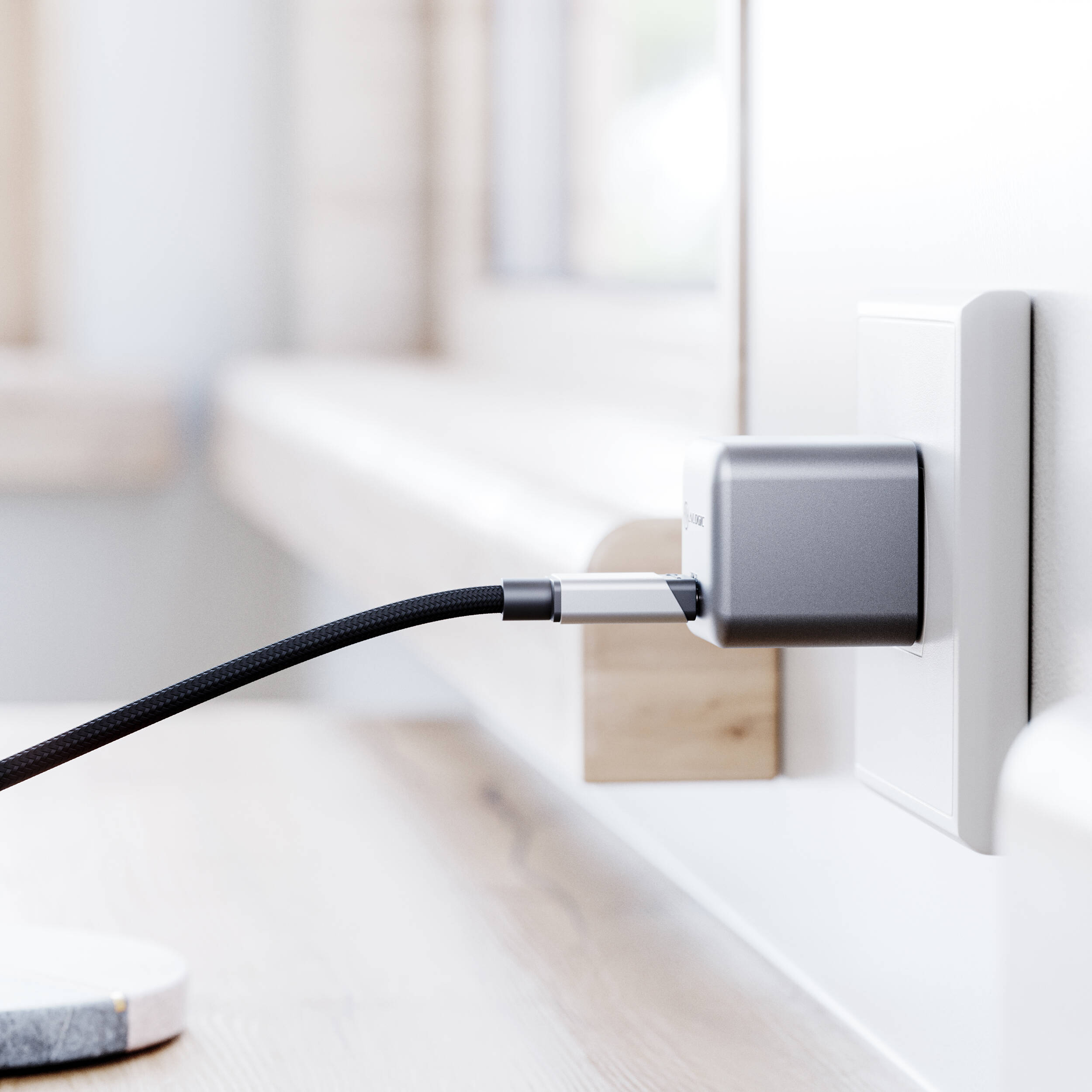 ALOGIC 30W GaN USB-C wall charger, US version, compact single-port design — view 20