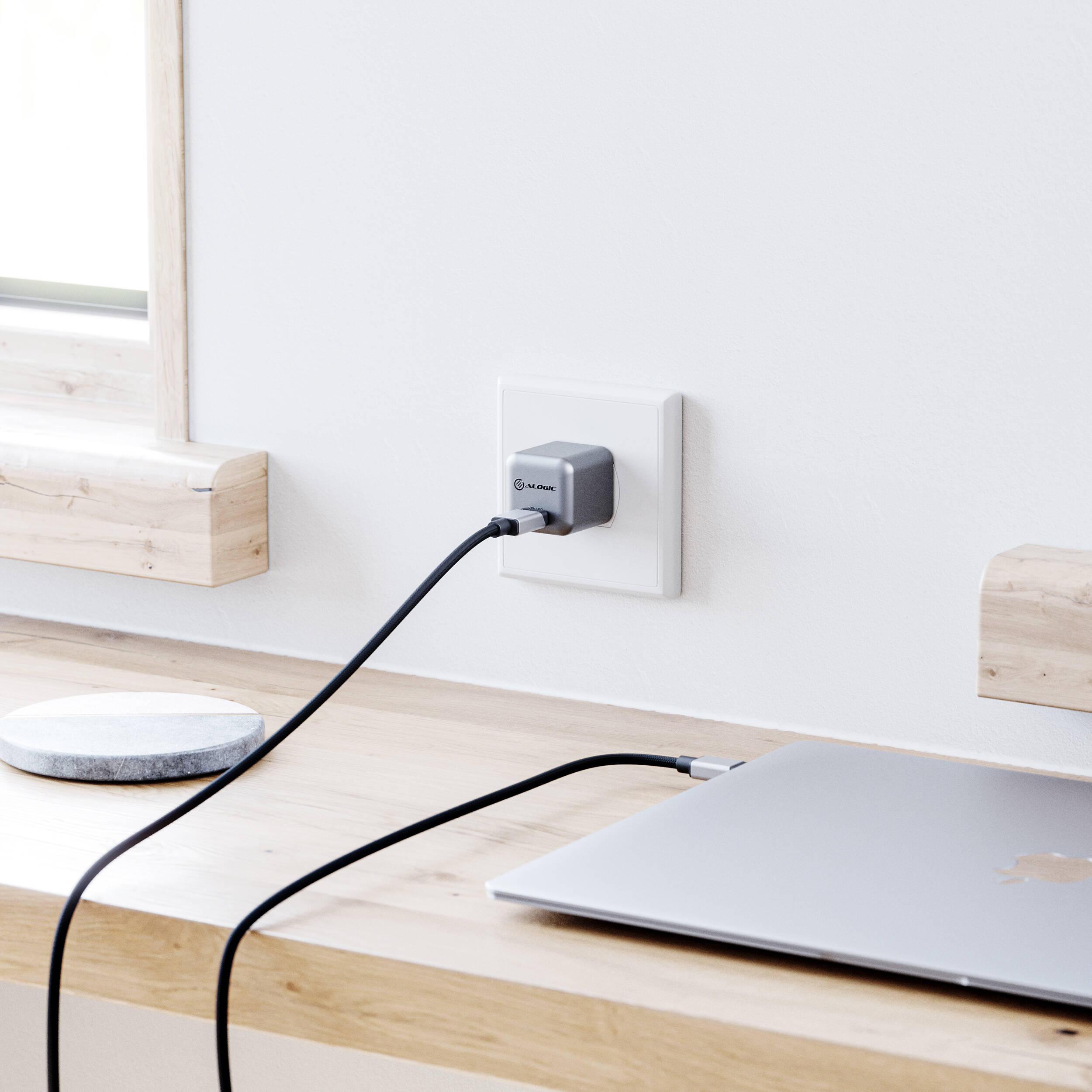 ALOGIC 30W GaN USB-C wall charger, US version, compact single-port design — view 21