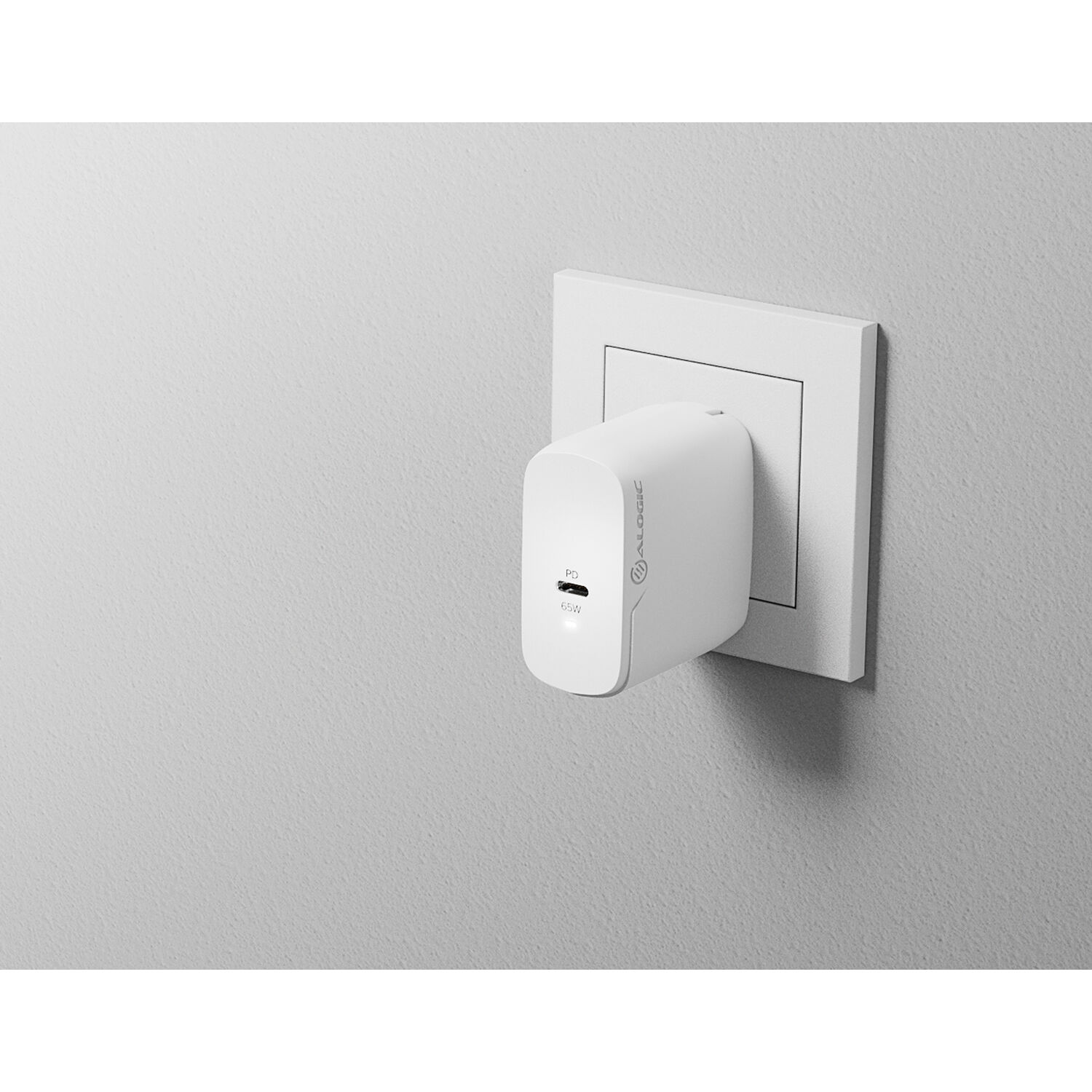 ALOGIC 65 W GaN charger with included 2 m USB-C charging cable — view 17