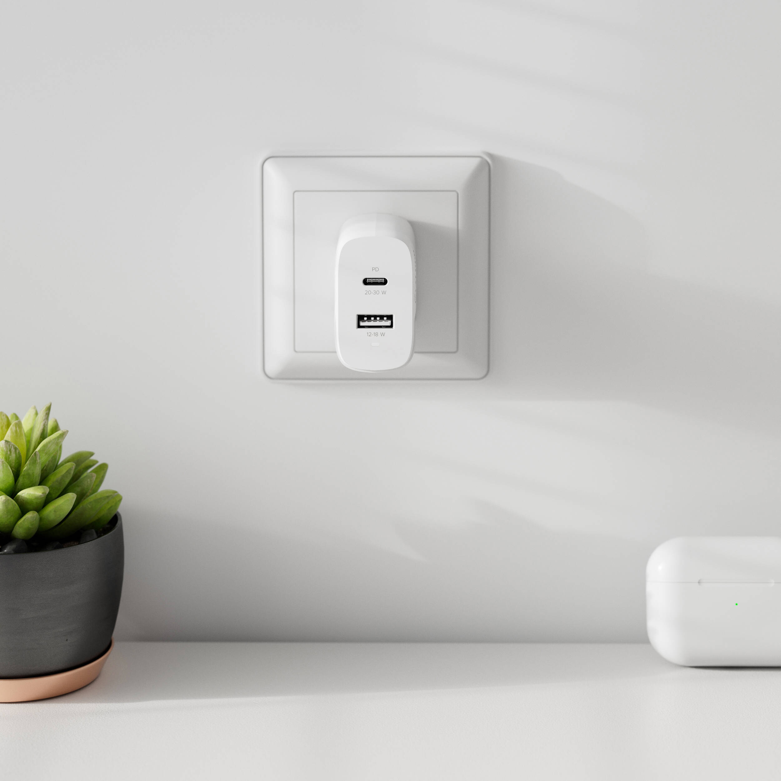 ALOGIC 2X32 Rapid Power 32W GaN wall charger with dual USB-C ports — view 16
