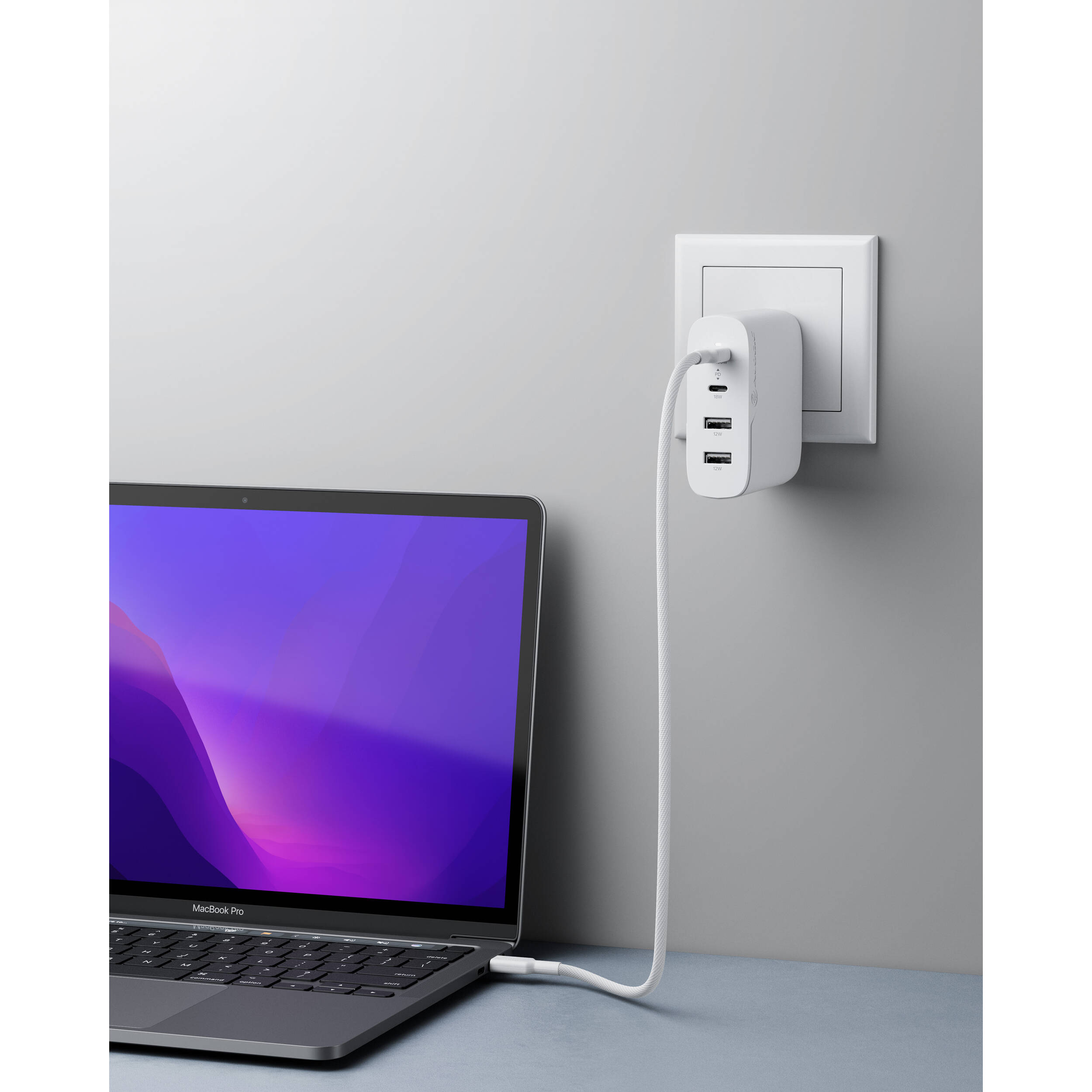 ALOGIC 4X100 Rapid Power 4-port 100 W GaN charger with USB-C charging — view 22
