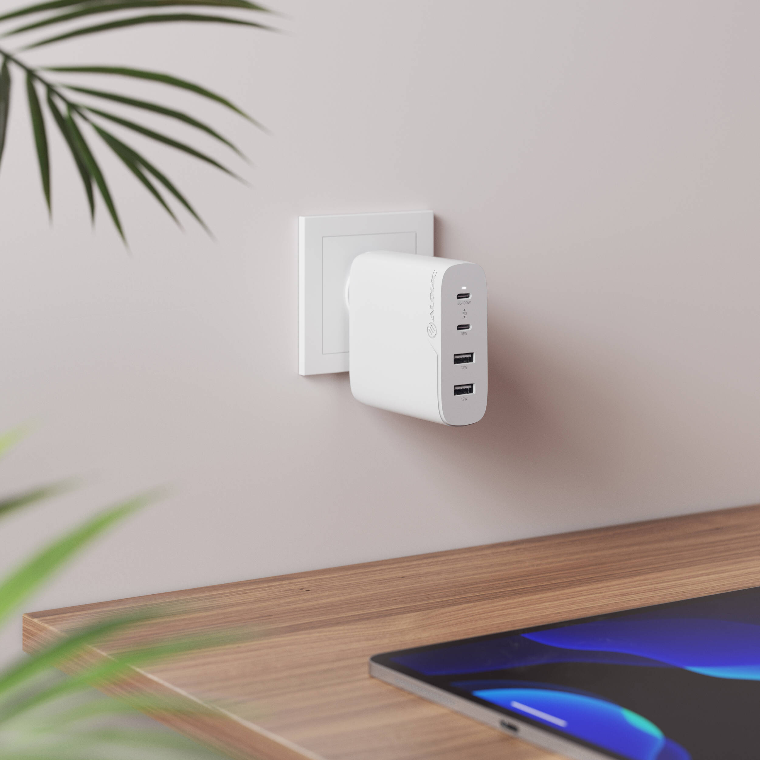 ALOGIC 4X100 Rapid Power 4-port 100 W GaN charger with USB-C charging — view 28