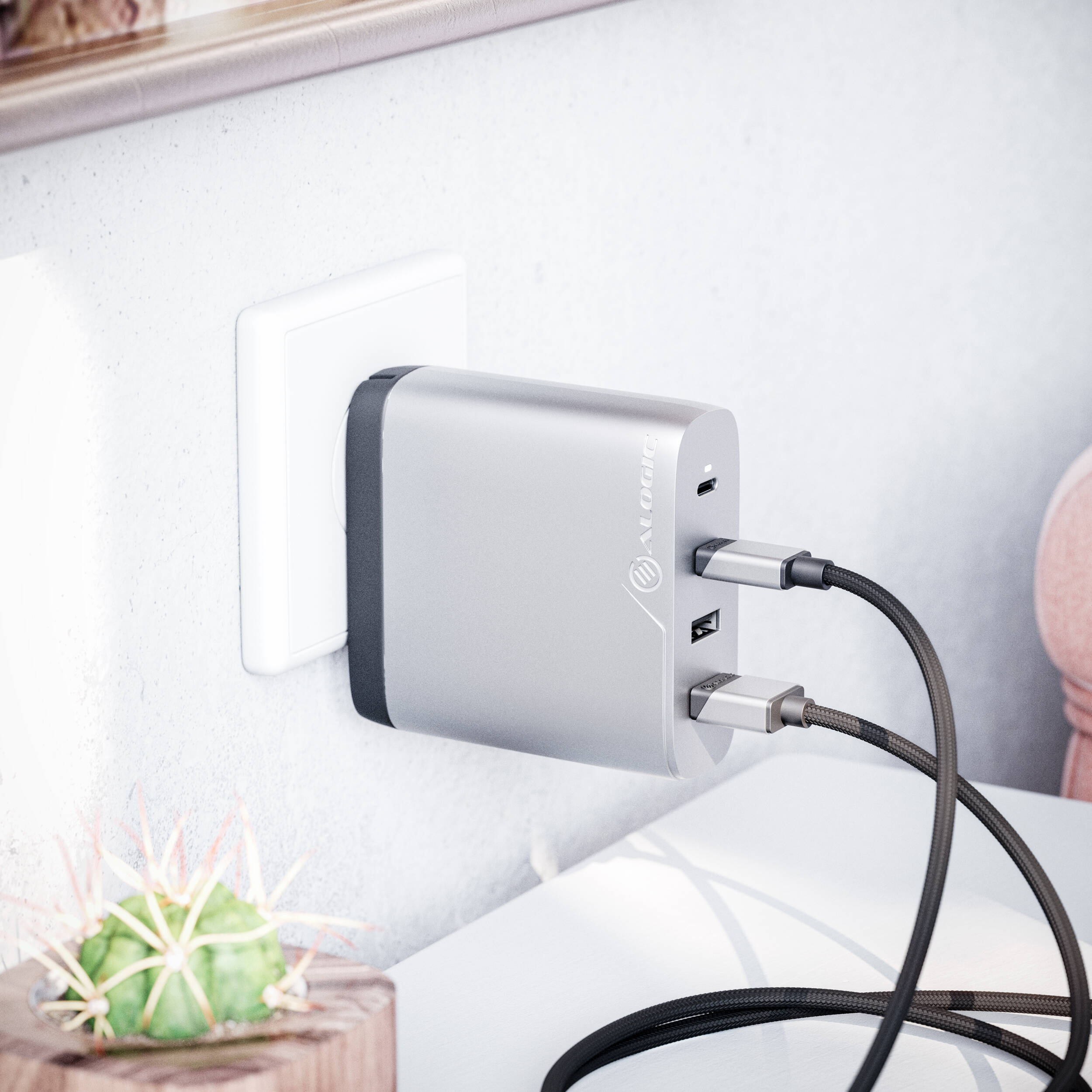 ALOGIC 4X100 Rapid Power 4-port 100W GaN charger in space grey — view 17