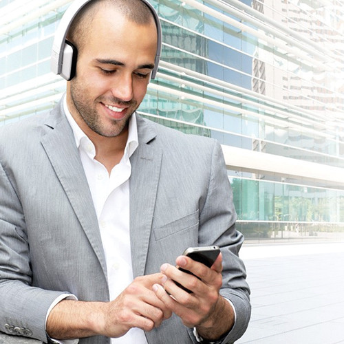 Aluratek ABH04F Bluetooth wireless stereo headphone in a simple over-ear headset design — view 6