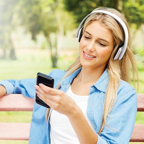 Aluratek ABH04F Bluetooth wireless stereo headphone in a simple over-ear headset design — view 7