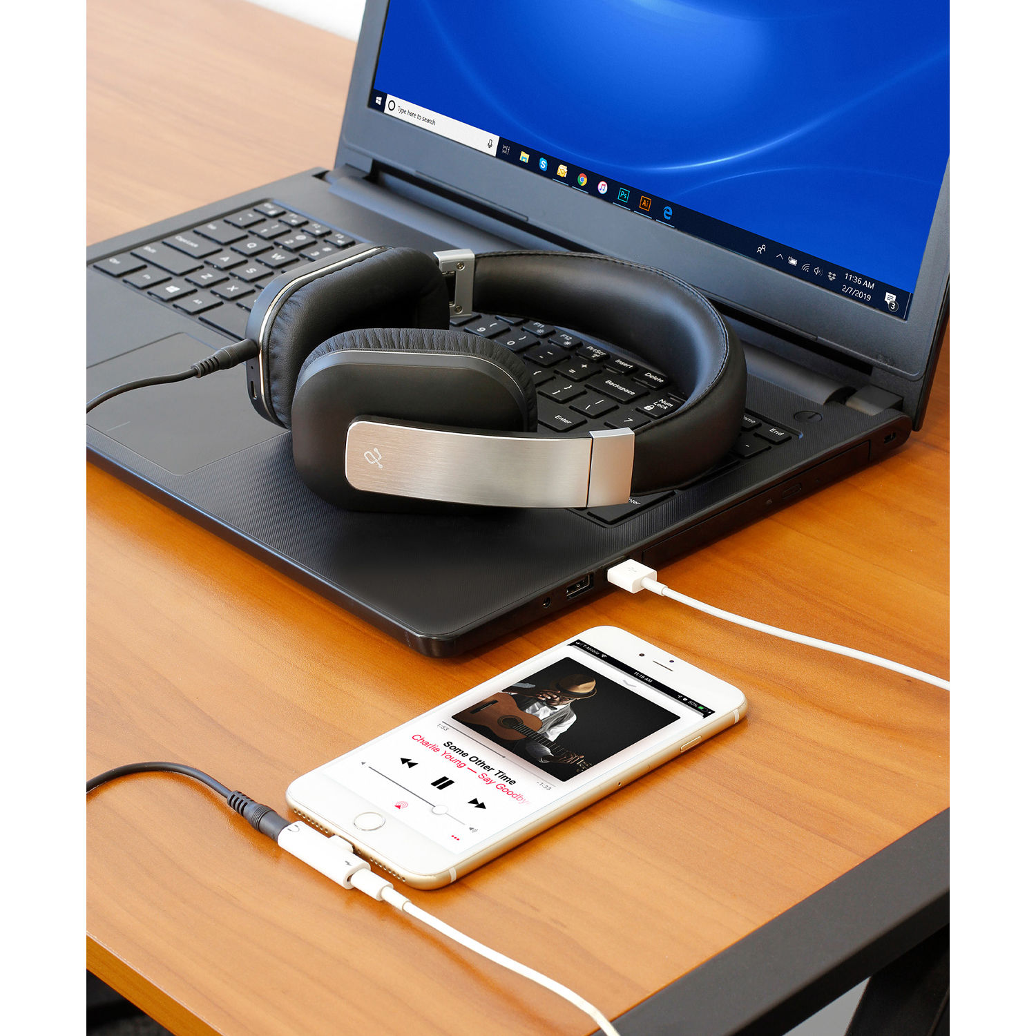 Aluratek ADLA01F 3.5 mm to Lightning adapter for iPhone and iPad audio connectivity — view 4