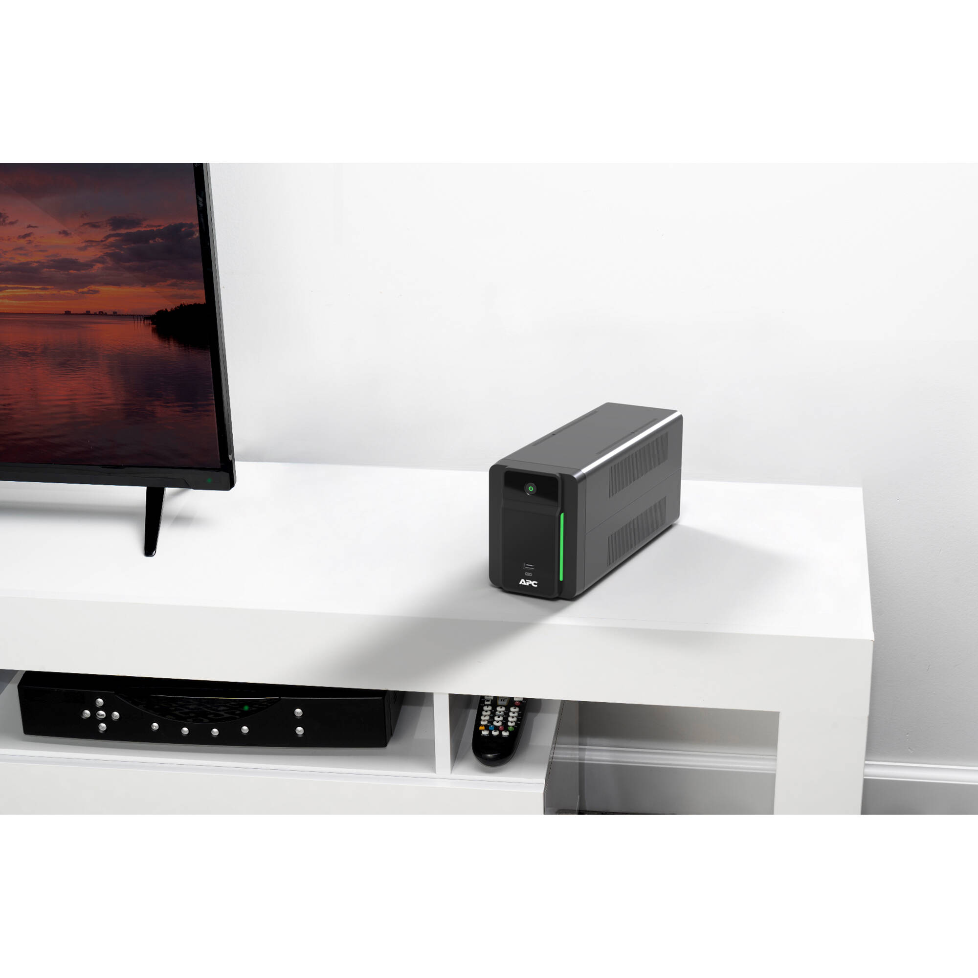 APC 950 VA Back UPS Tower with 6 NEMA 5-15R outlets for desktop power backup — view 5