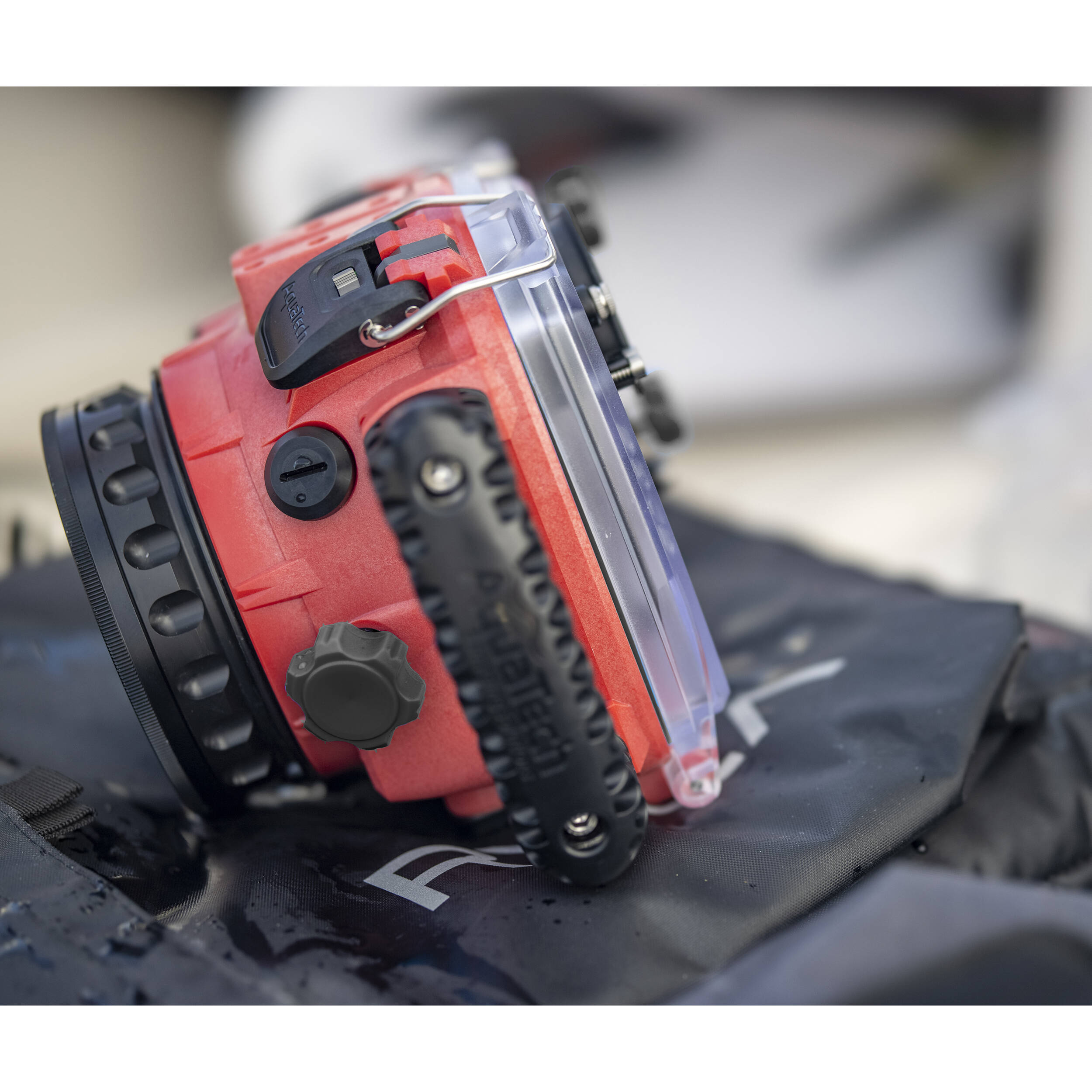 Compact resettable keyless mini padlock for CarryOn equipment — view 11