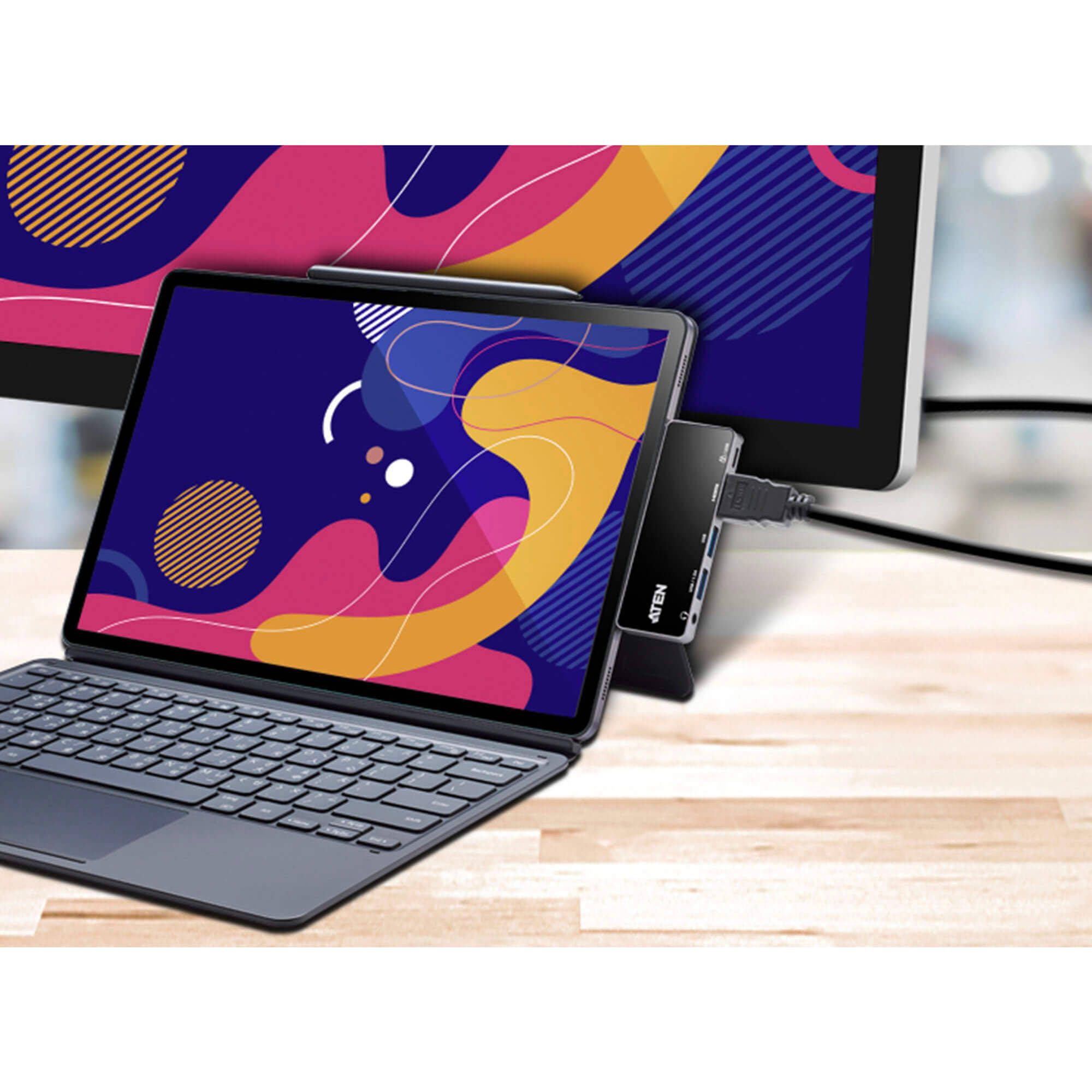 USB-C TRAVEL DOCK WITH POWER PASS-THROUGH - 92W — view 6