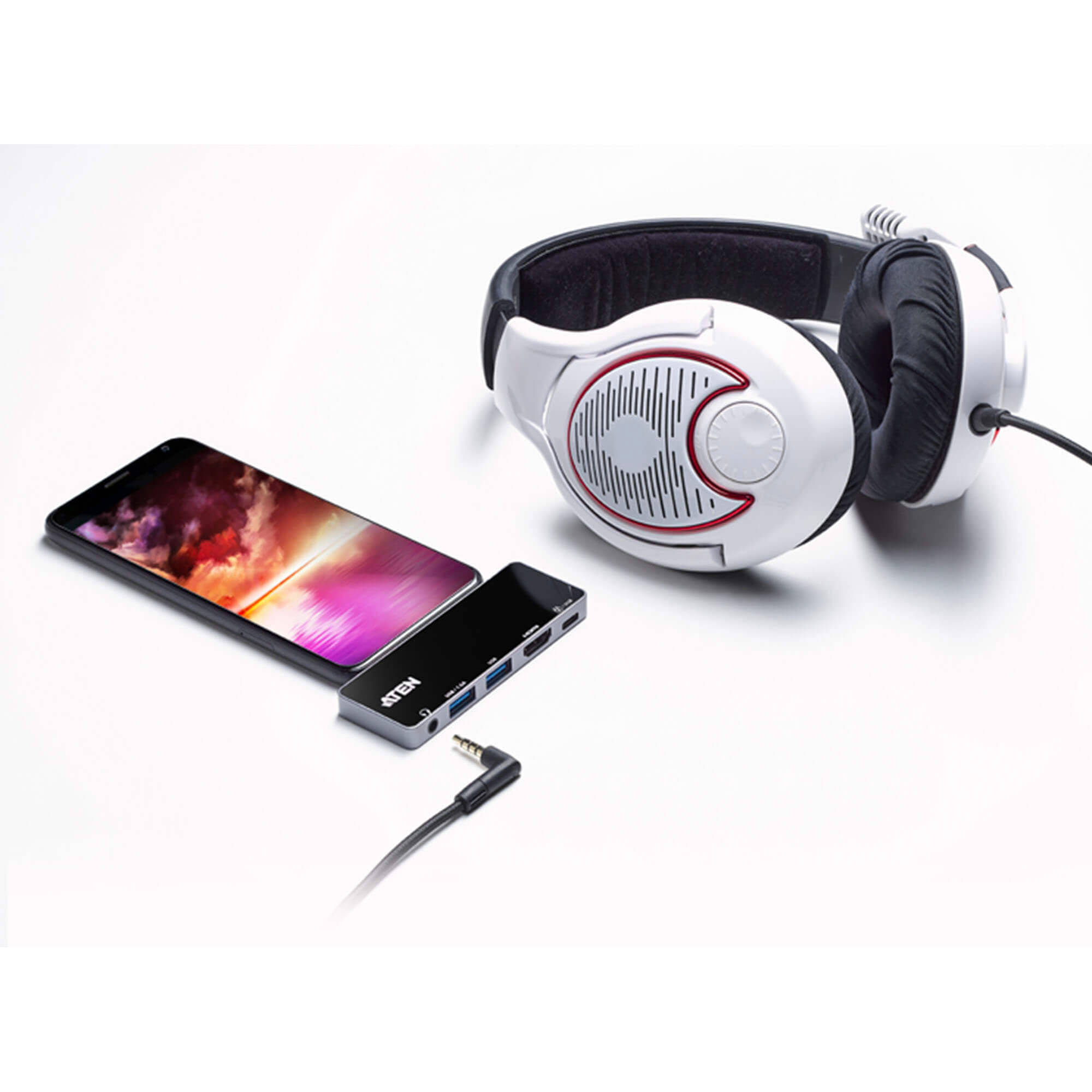 USB-C TRAVEL DOCK WITH POWER PASS-THROUGH - 92W — view 7