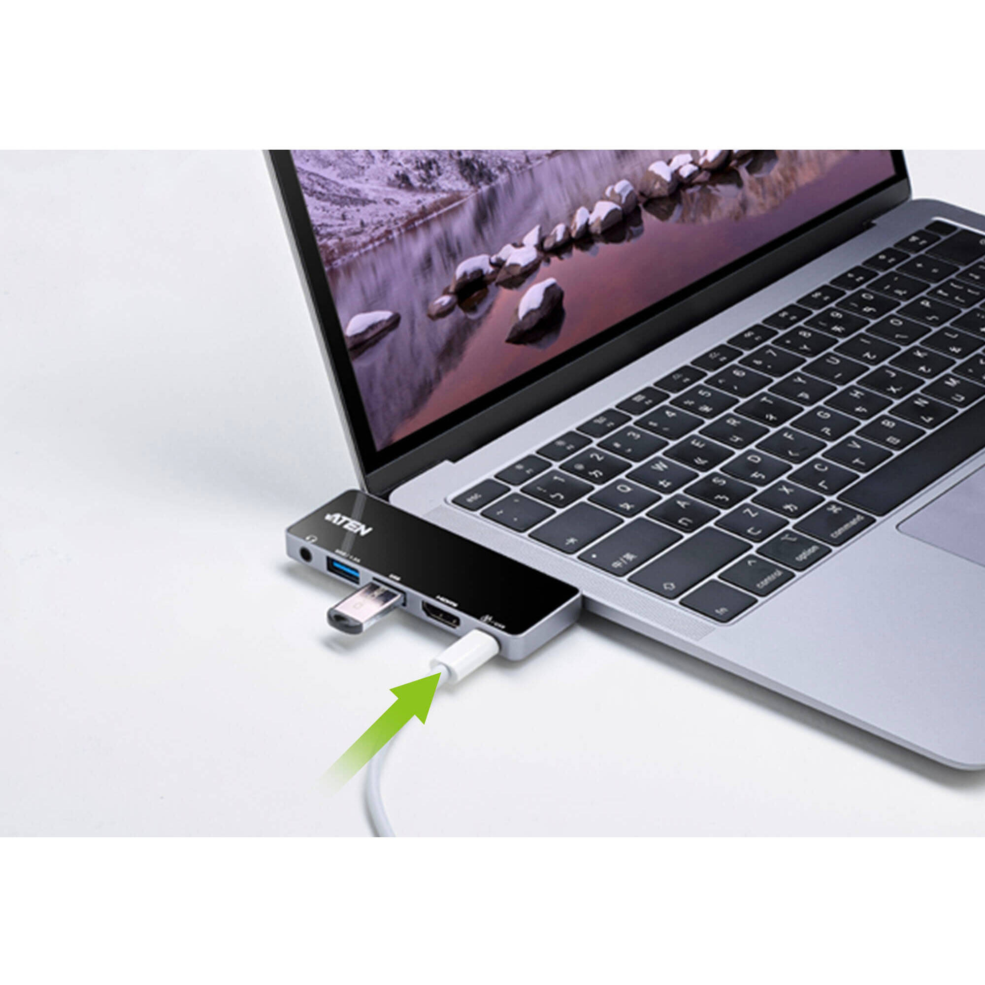 USB-C TRAVEL DOCK WITH POWER PASS-THROUGH - 92W — view 8