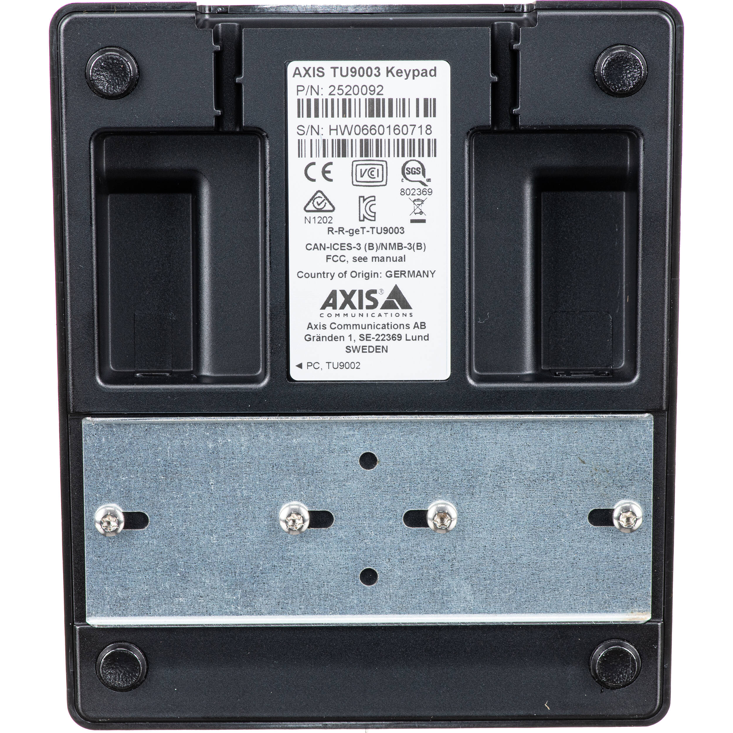 AXIS TU9001 Control Board is a modular system with separate joystick and keypad units. The modular system allows you to choose a simple solution such as only the joystick, or a complete solution with the two modules for both camera and video management. — view 11