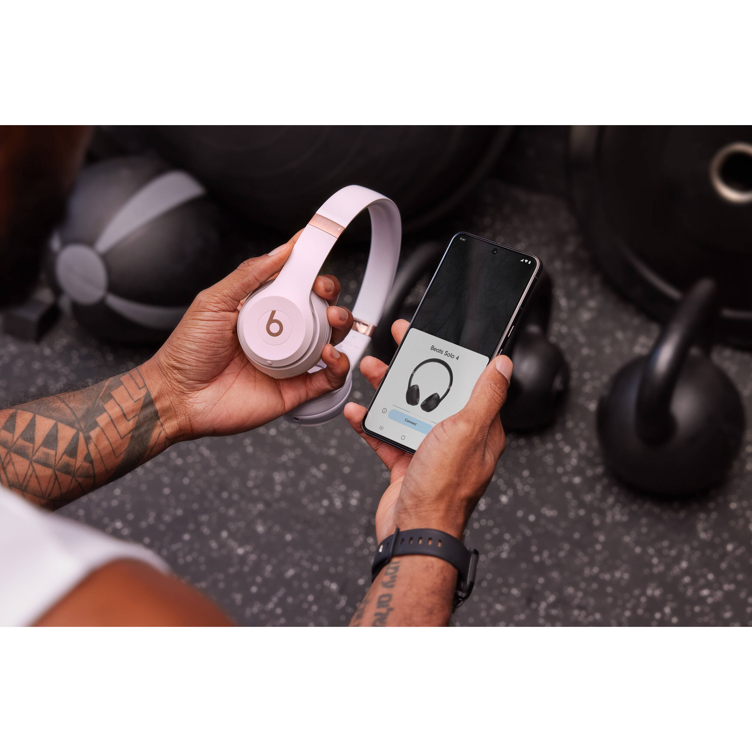 Beats Solo 4 Wireless headset in Cloud Pink with compact on-ear design — view 11