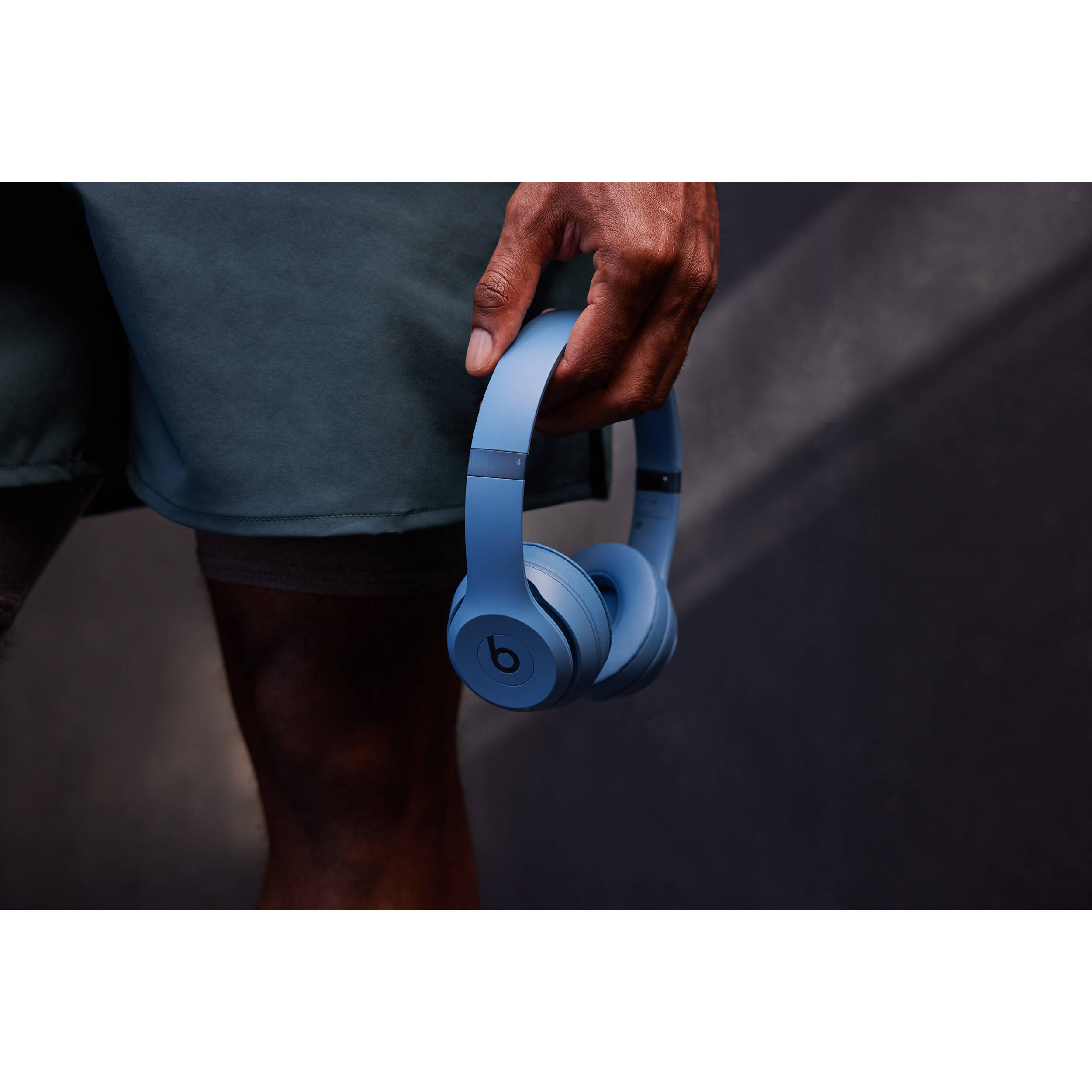 Beats Solo 4 Wireless headset in Slate Blue, compact on-ear wireless design — view 9