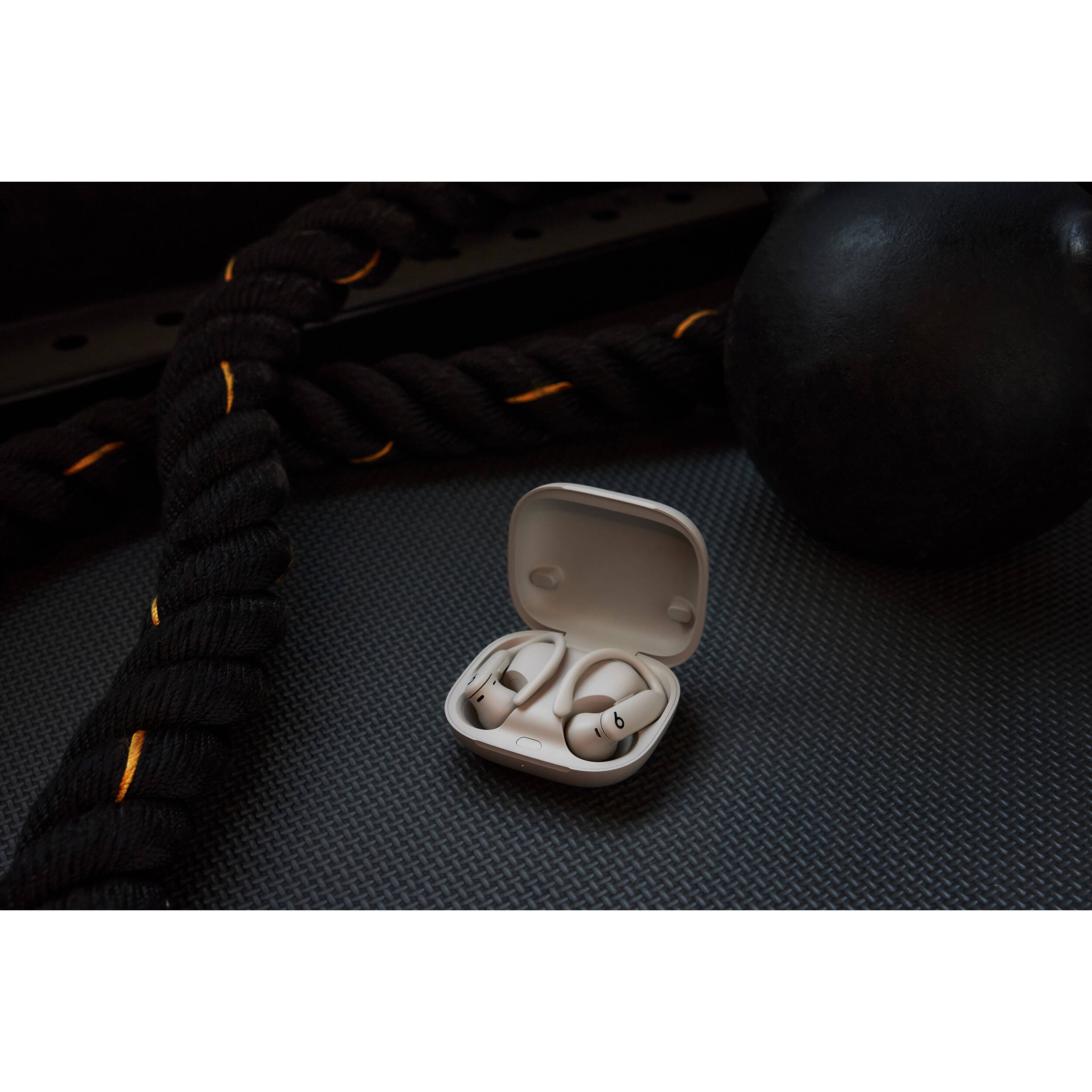 BEATS POWERBEATS PRO 2 - HIGH-PERFORMANCE EARBUDS - QUICK SAND — view 8