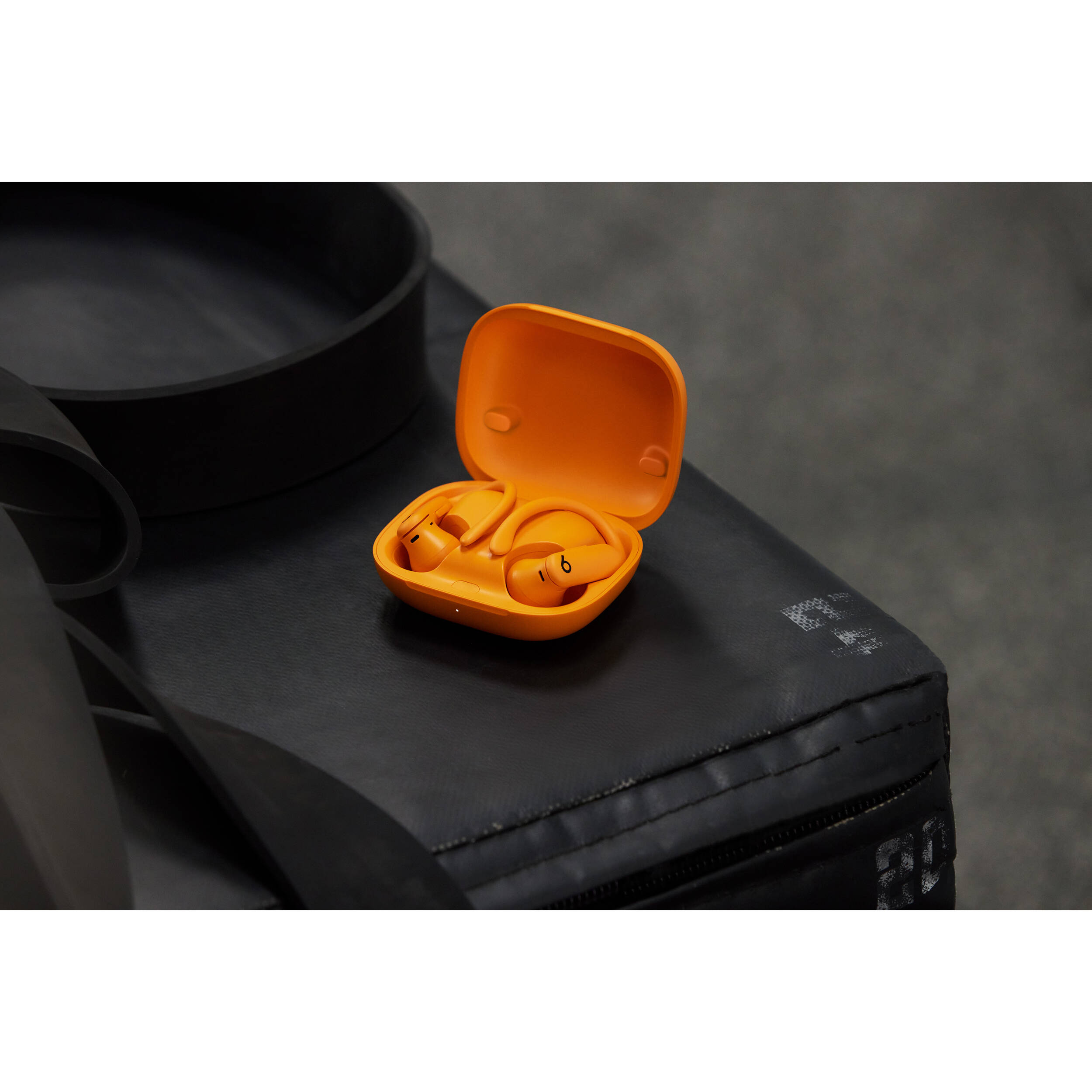BEATS POWERBEATS PRO 2 - HIGH-PERFORMANCE EARBUDS - ELECTRIC ORANGE — view 8