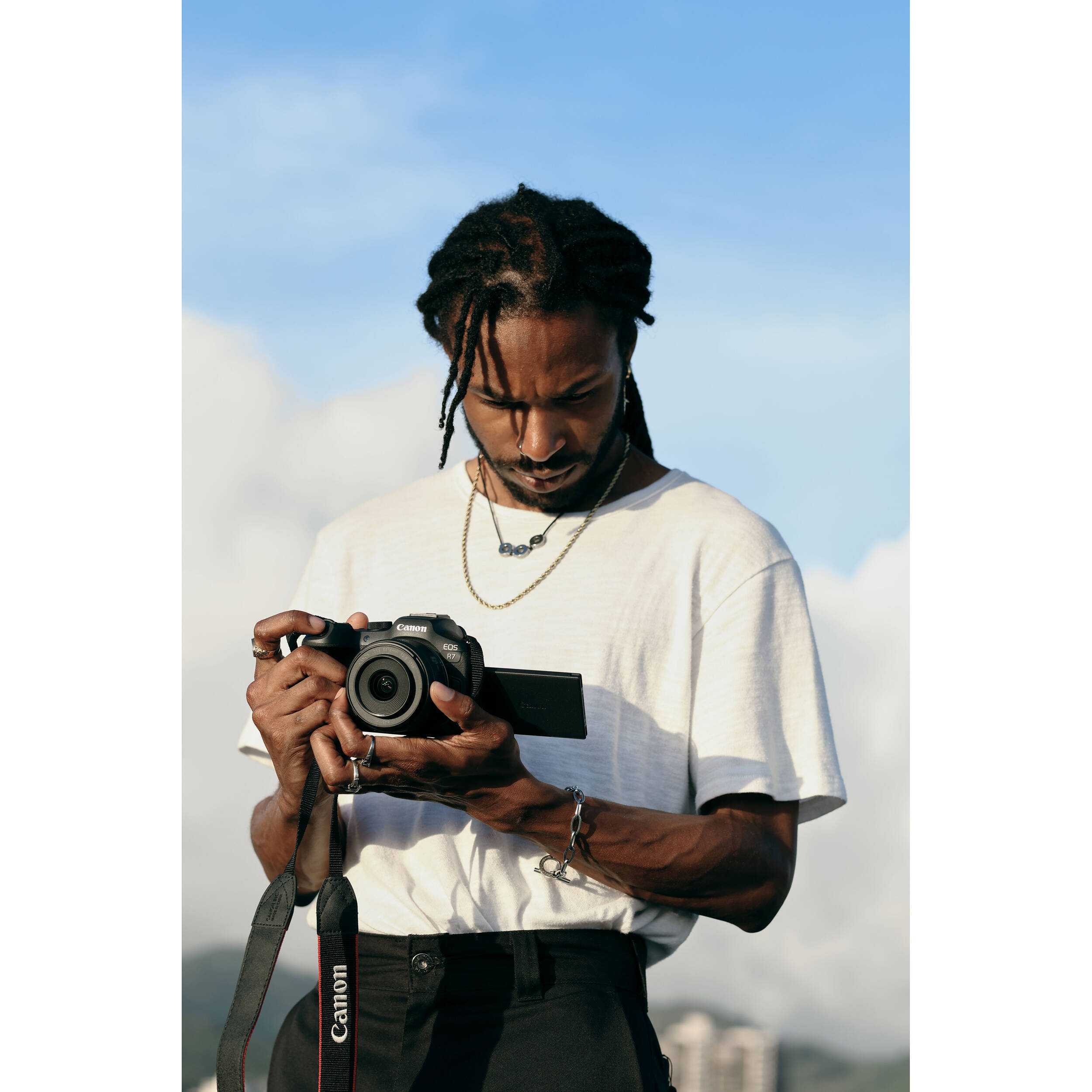 Canon EOS R7 mirrorless camera kit with RF-S18-150mm F3.5-6.3 IS STM lens — view 19