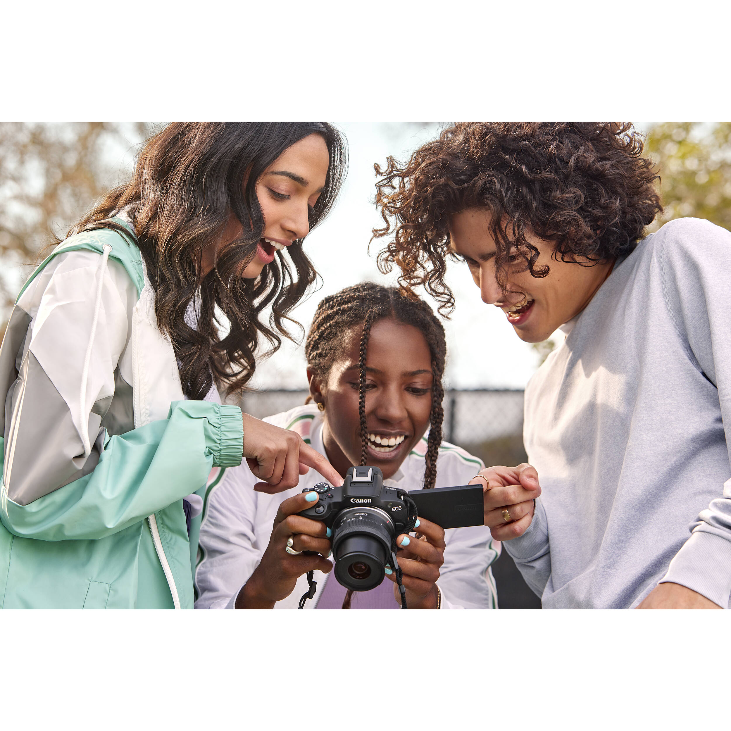 Canon EOS R50 mirrorless camera kit with RF-S 18-45 mm IS STM lens in black — view 13