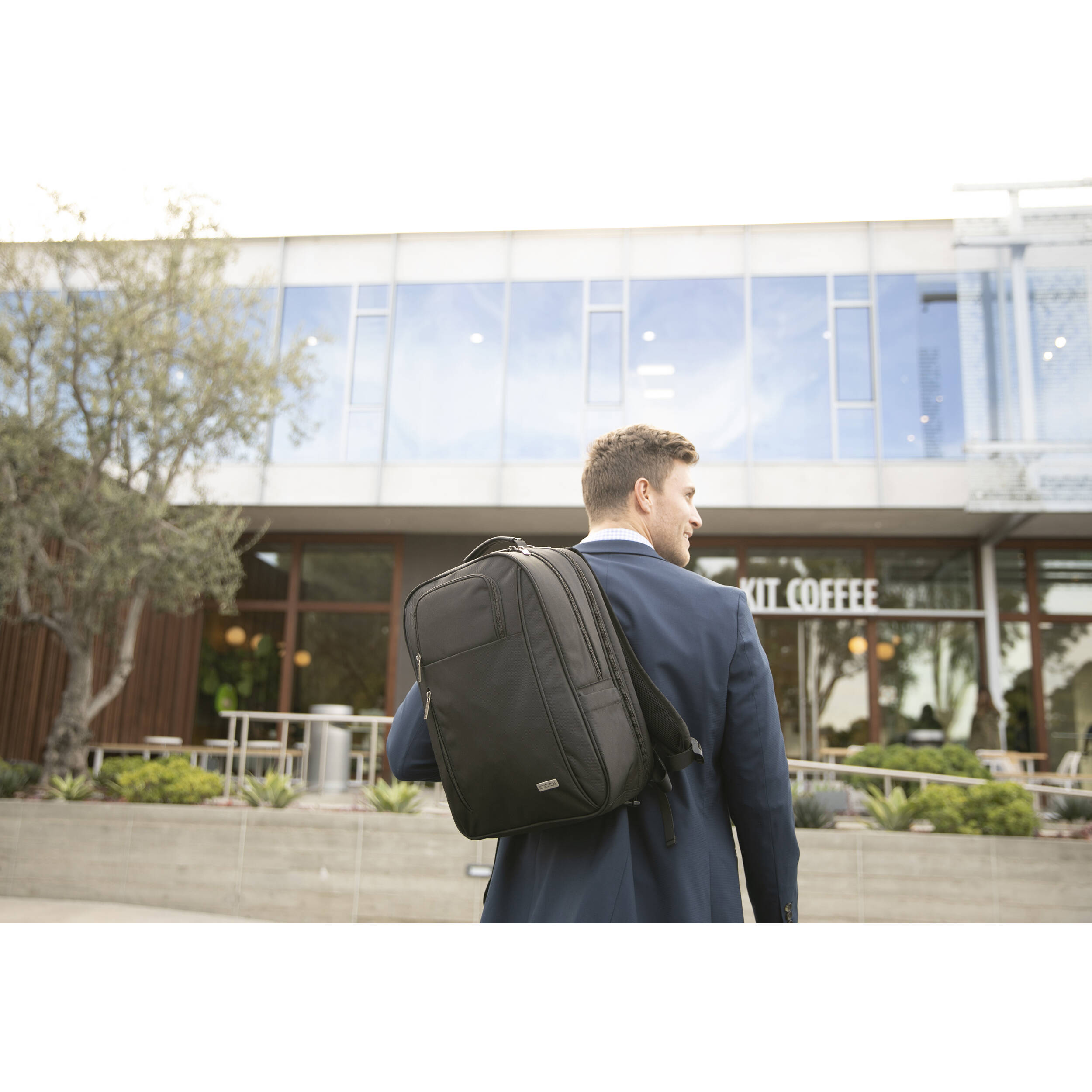 CODI FORTIS EXECUTIVE BACKPACK 15.6 BLACK BUILT IN USB CHARGING PORT — view 10