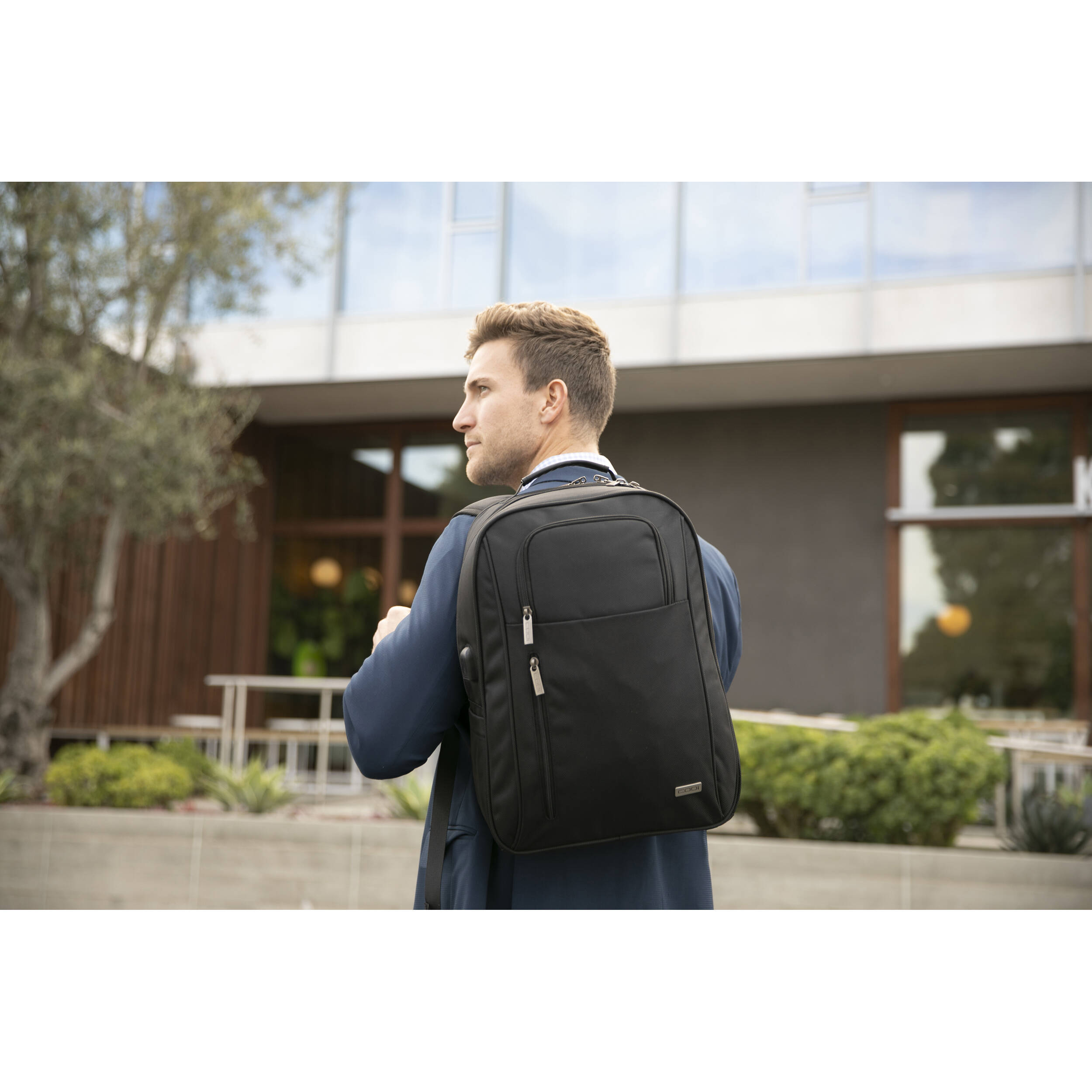 CODI FORTIS EXECUTIVE BACKPACK 15.6 BLACK BUILT IN USB CHARGING PORT — view 9