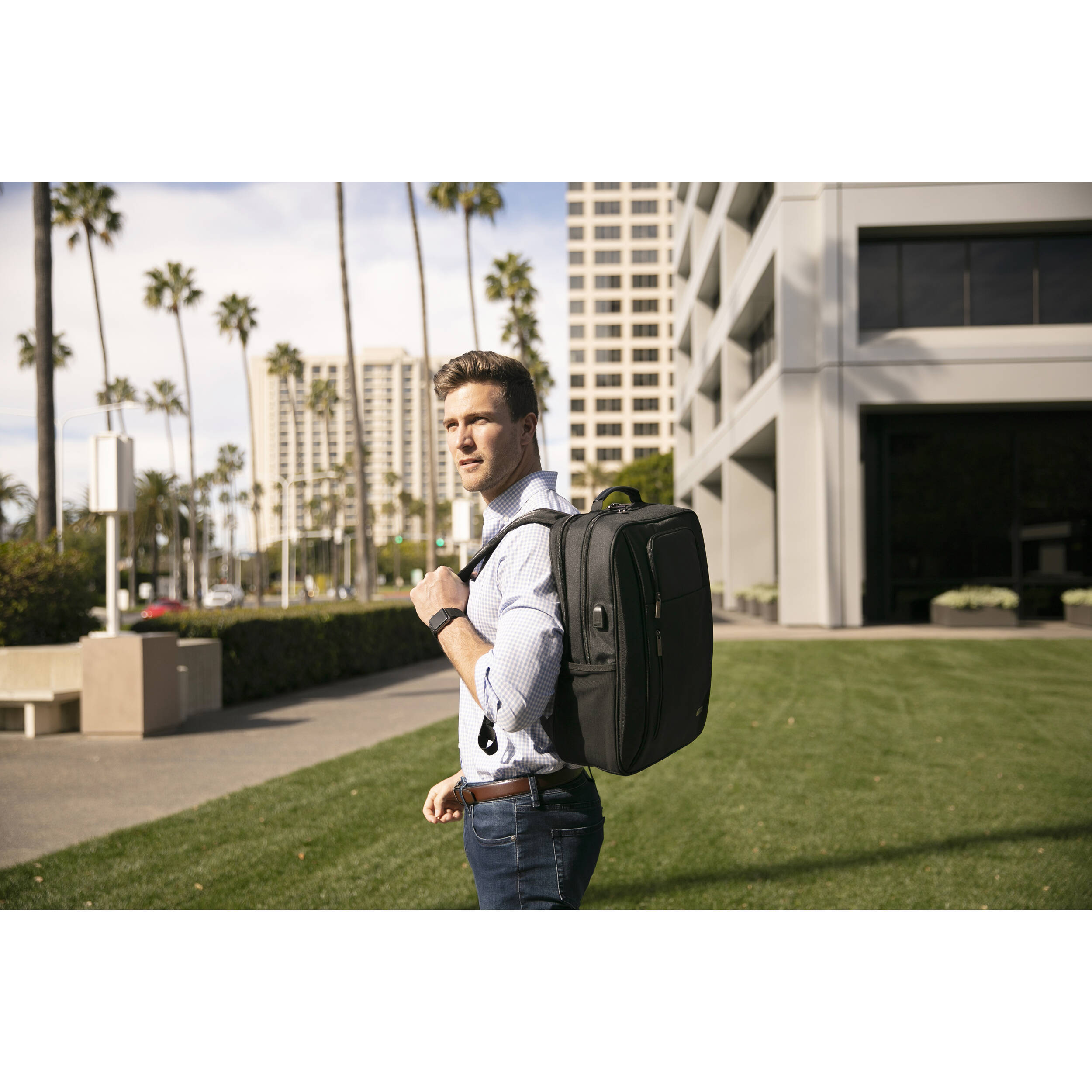 CODI 17.3IN BLACK MAGNA  BACKPACK W/ EXTERIOR USB CHARGING PORT — view 11