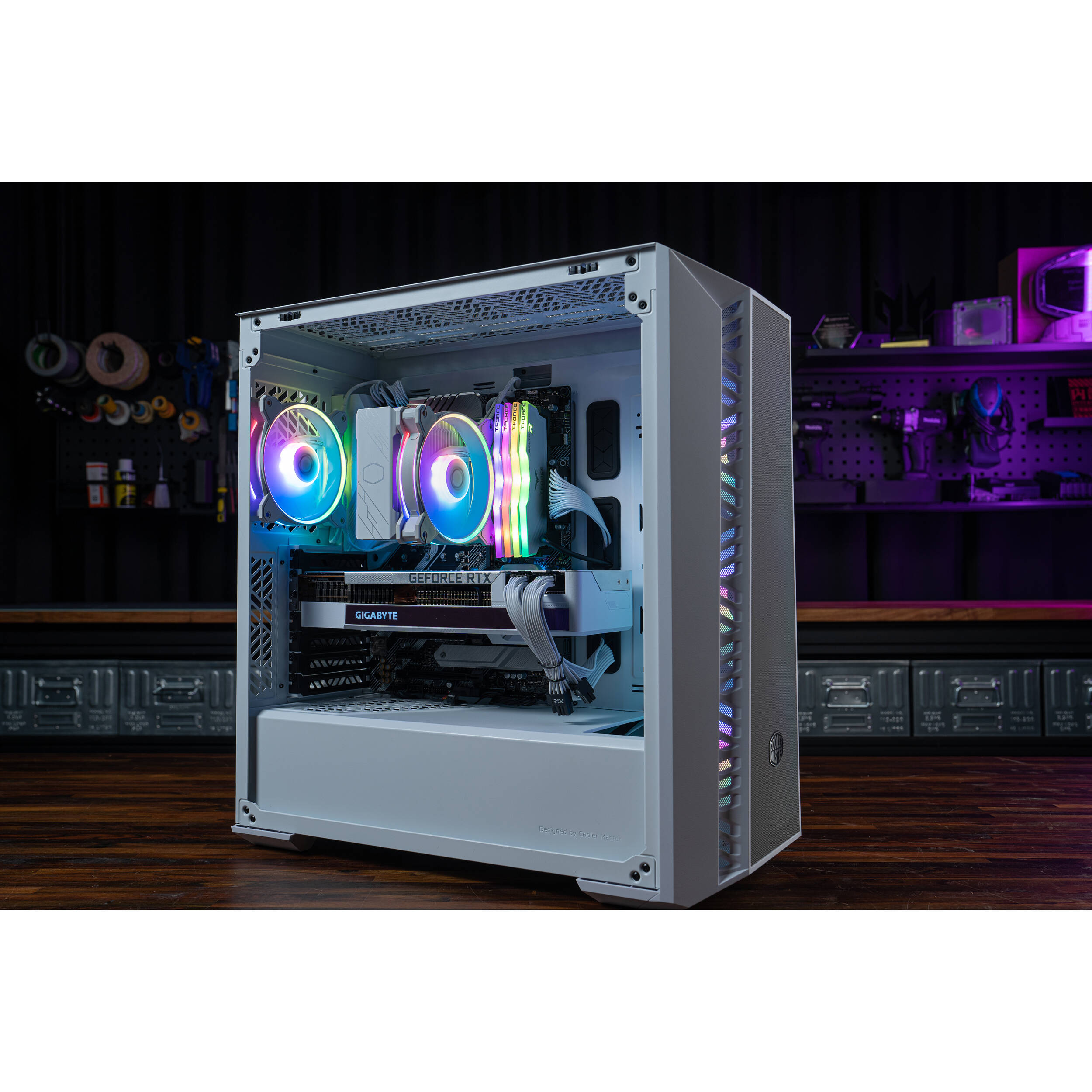 Cooler Master Hyper 212 Halo White tower CPU cooler with white heatsink and ARGB fan — view 26