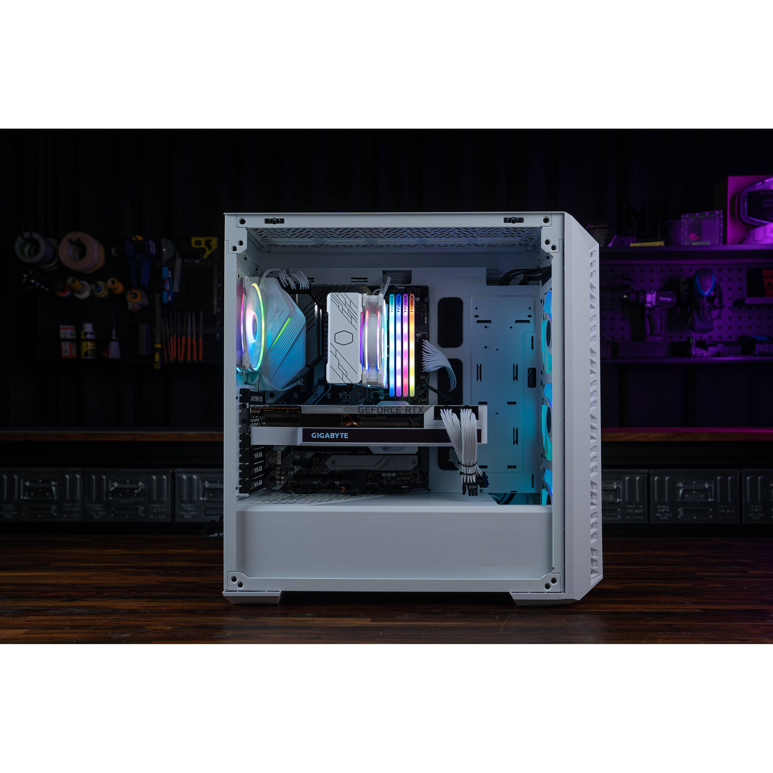 Cooler Master Hyper 212 Halo White tower CPU cooler with white heatsink and ARGB fan — view 27