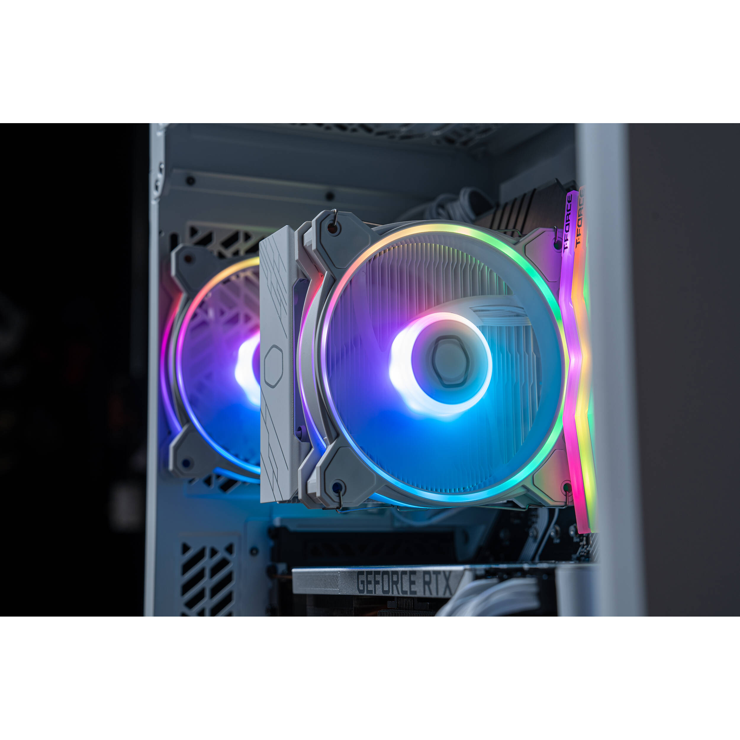 Cooler Master Hyper 212 Halo White tower CPU cooler with white heatsink and ARGB fan — view 30