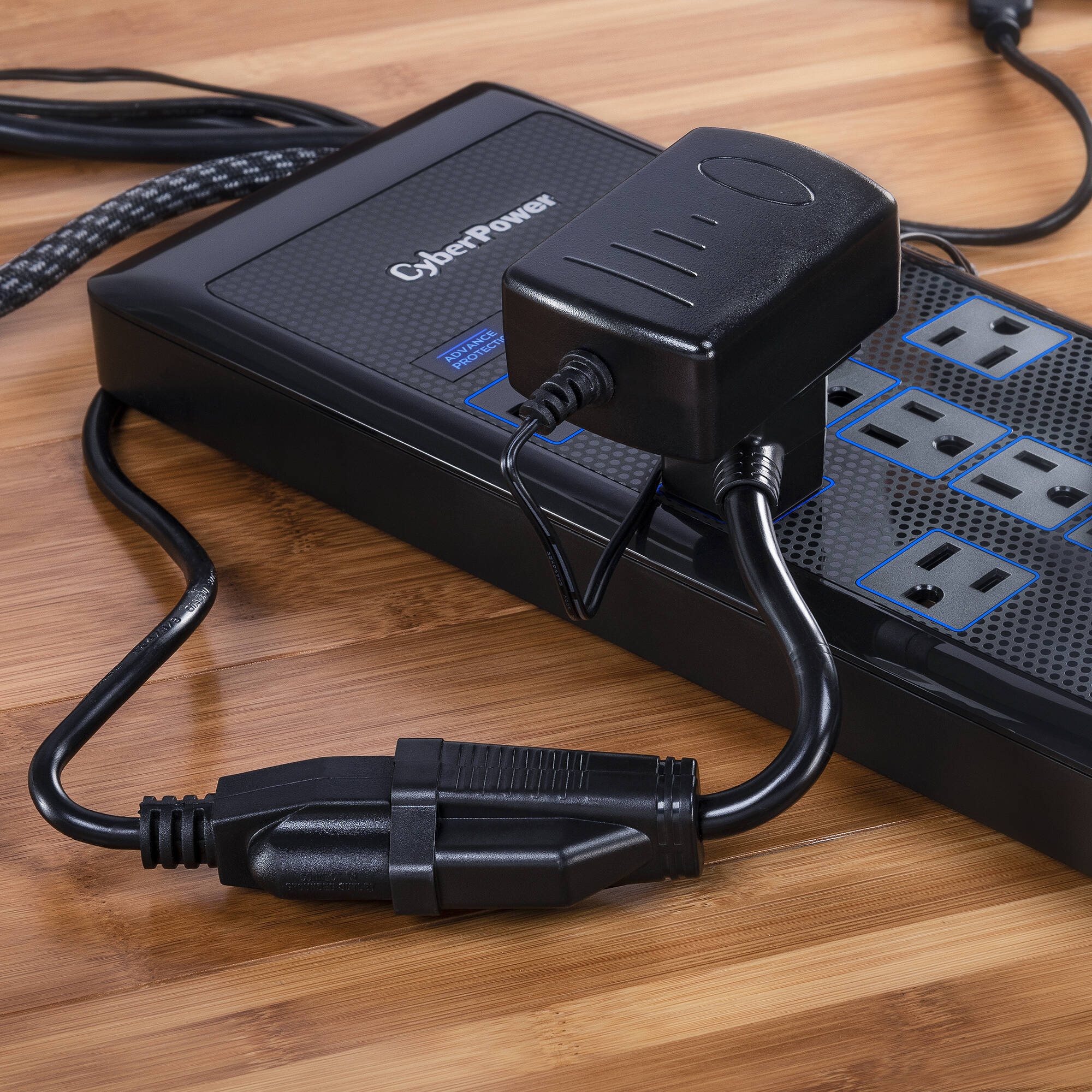CyberPower GC201 2 outlet extender cable for expanding one wall outlet into two connections — view 7