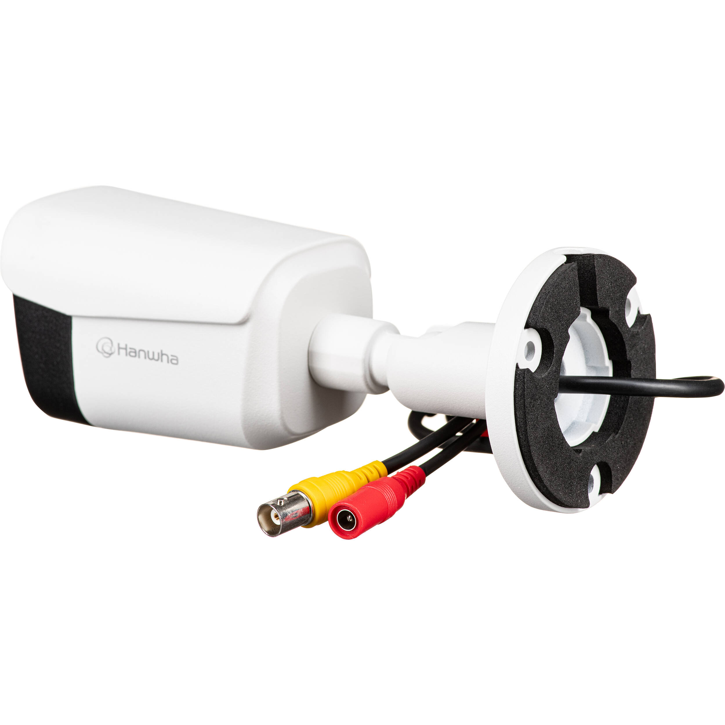 Wisenet A Series 5MP IR bullet camera, AHD / TVI / CVI / CVBS formats are available, 5MP @ 30 FPS, (CVI supports up to 4M), 3.6mm fixed focal lens, FoV H: 94 / V: 54 , DWDR, IR distance 20m(65.6 ft), day & night , IP67, IK10, 12VDC, Analog, white. — view 5