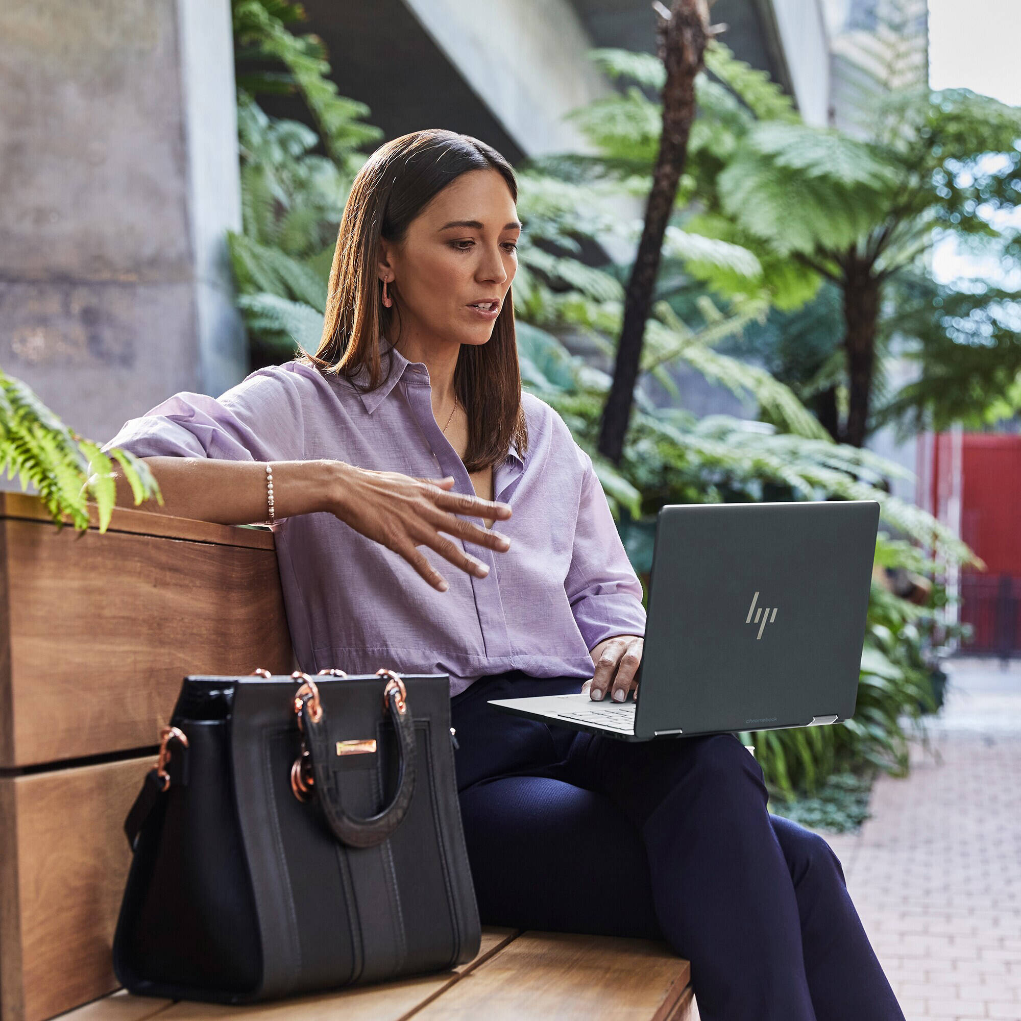 HP Elite Dragonfly Chromebook Enterprise touchscreen with Intel Core i7, 16GB RAM, and 13.5-inch display — view 13