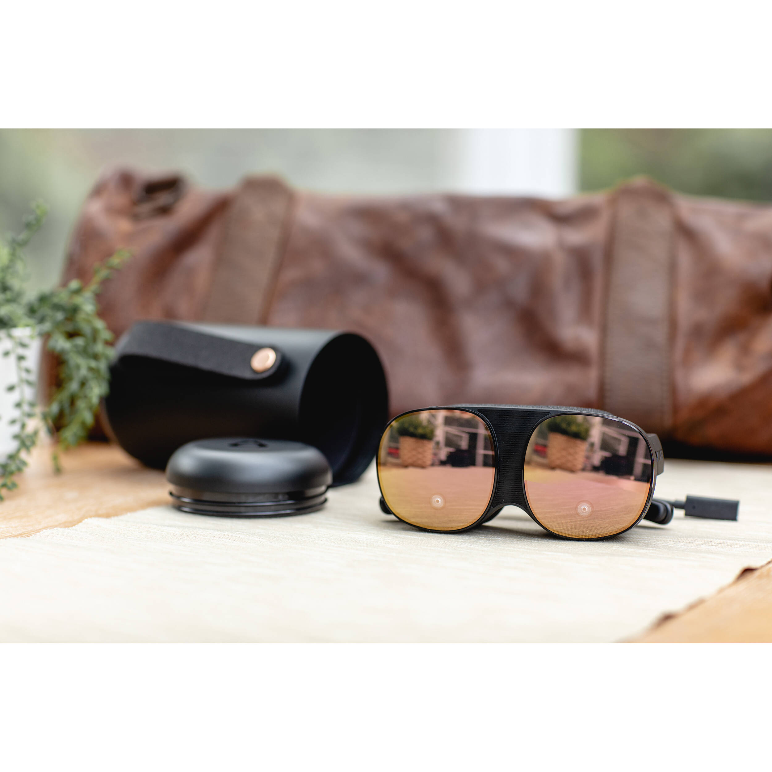 VIVE Case XR Elite Flow protective carry case for VIVE XR Series and VIVE Flow — view 2