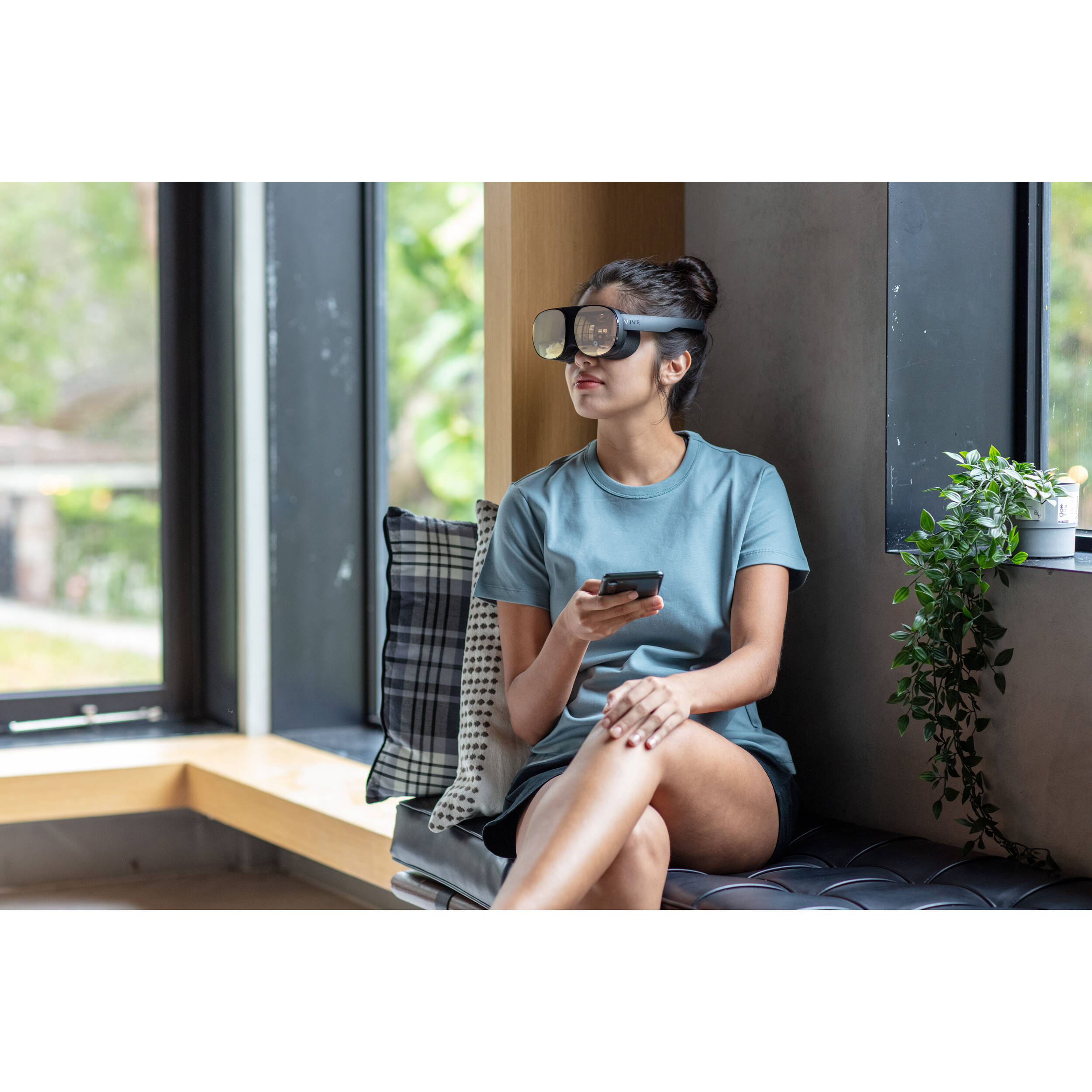 HTC VIVE Flow portable VR headset with controller for immersive experiences — view 12