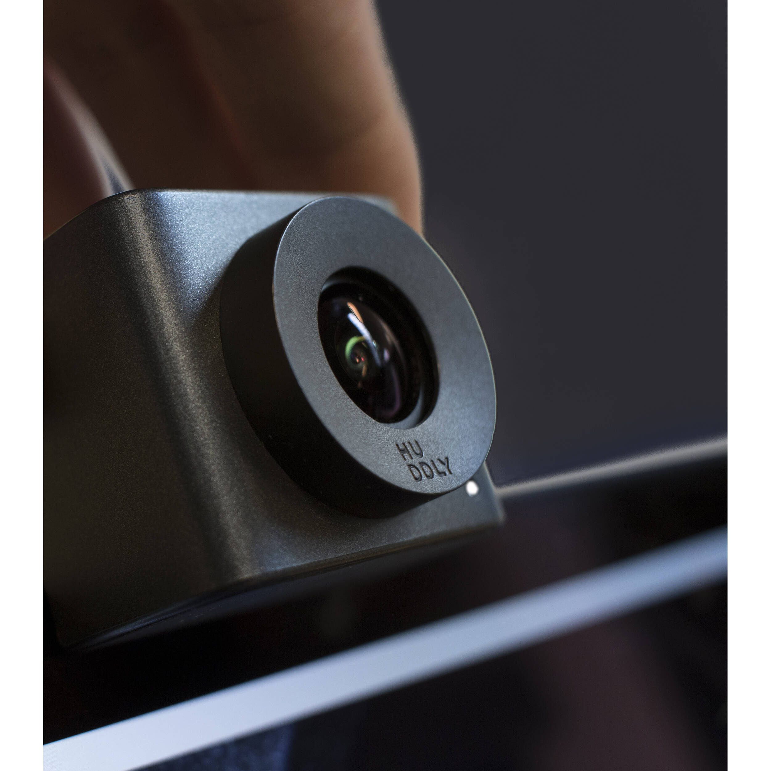 Huddly IQ No Cable collaboration webcam for meeting rooms with AI framing — view 7