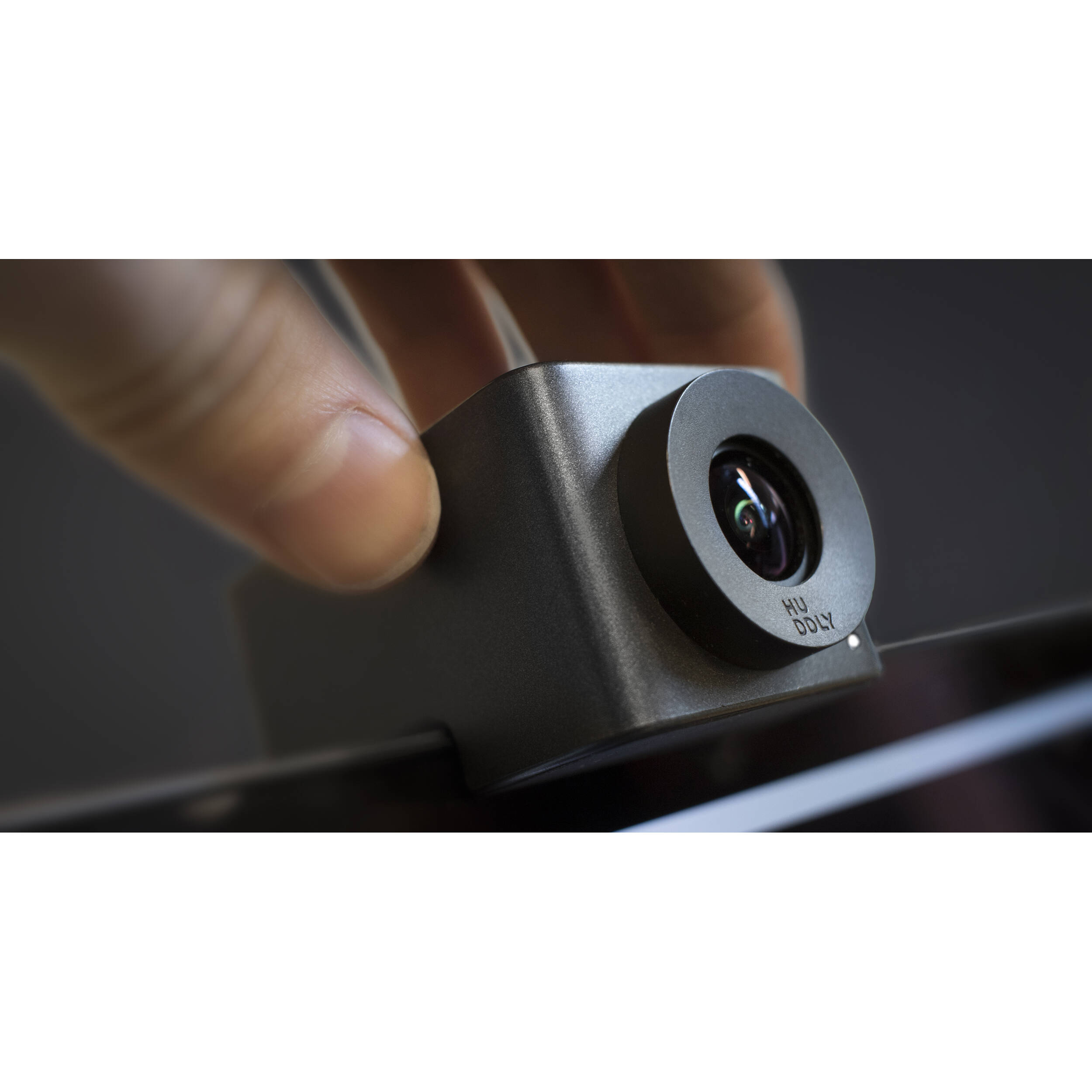 Huddly IQ No Cable collaboration webcam for meeting rooms with AI framing — view 9