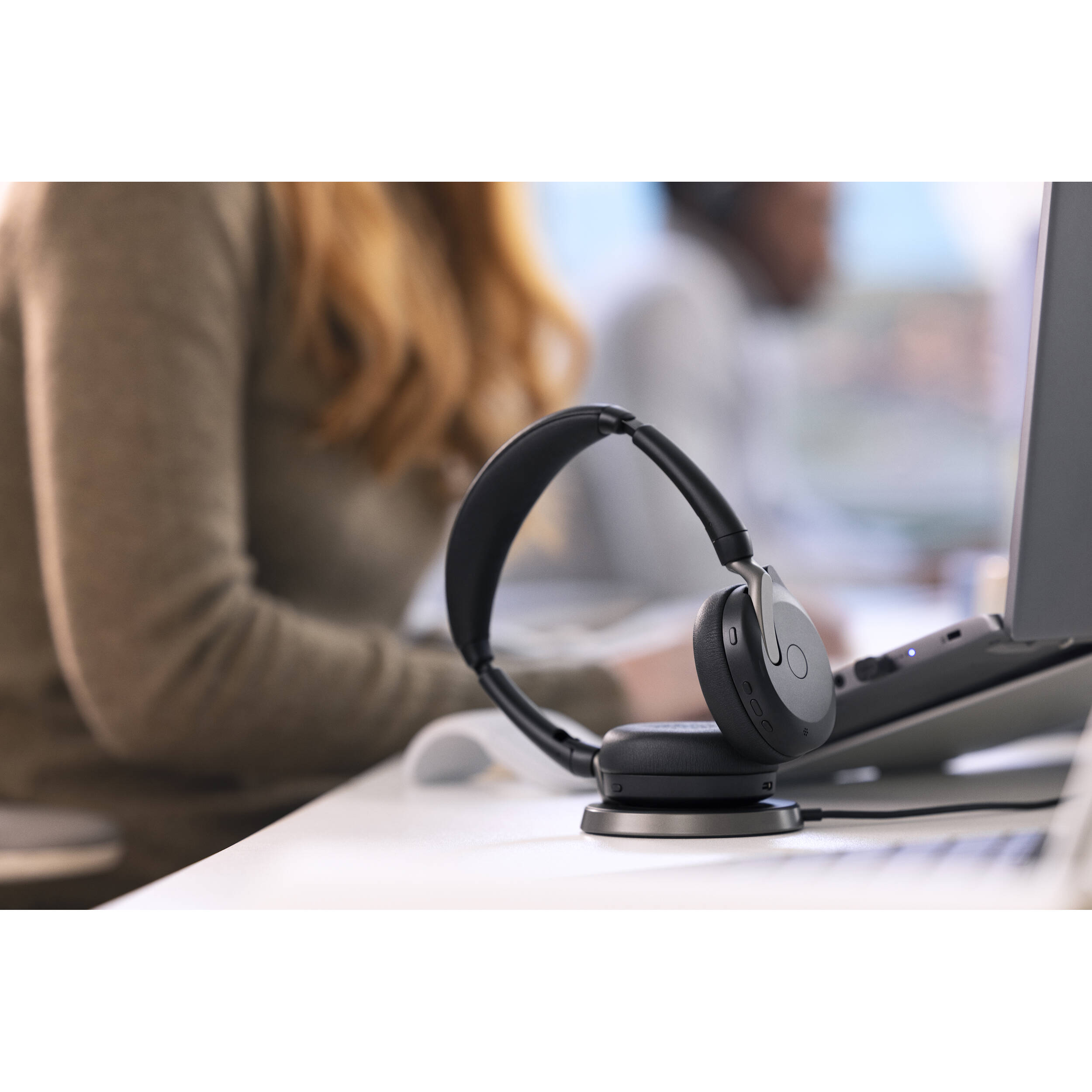 Jabra Evolve2 65 Flex Link380c UC stereo wireless headset with boom microphone — view 9