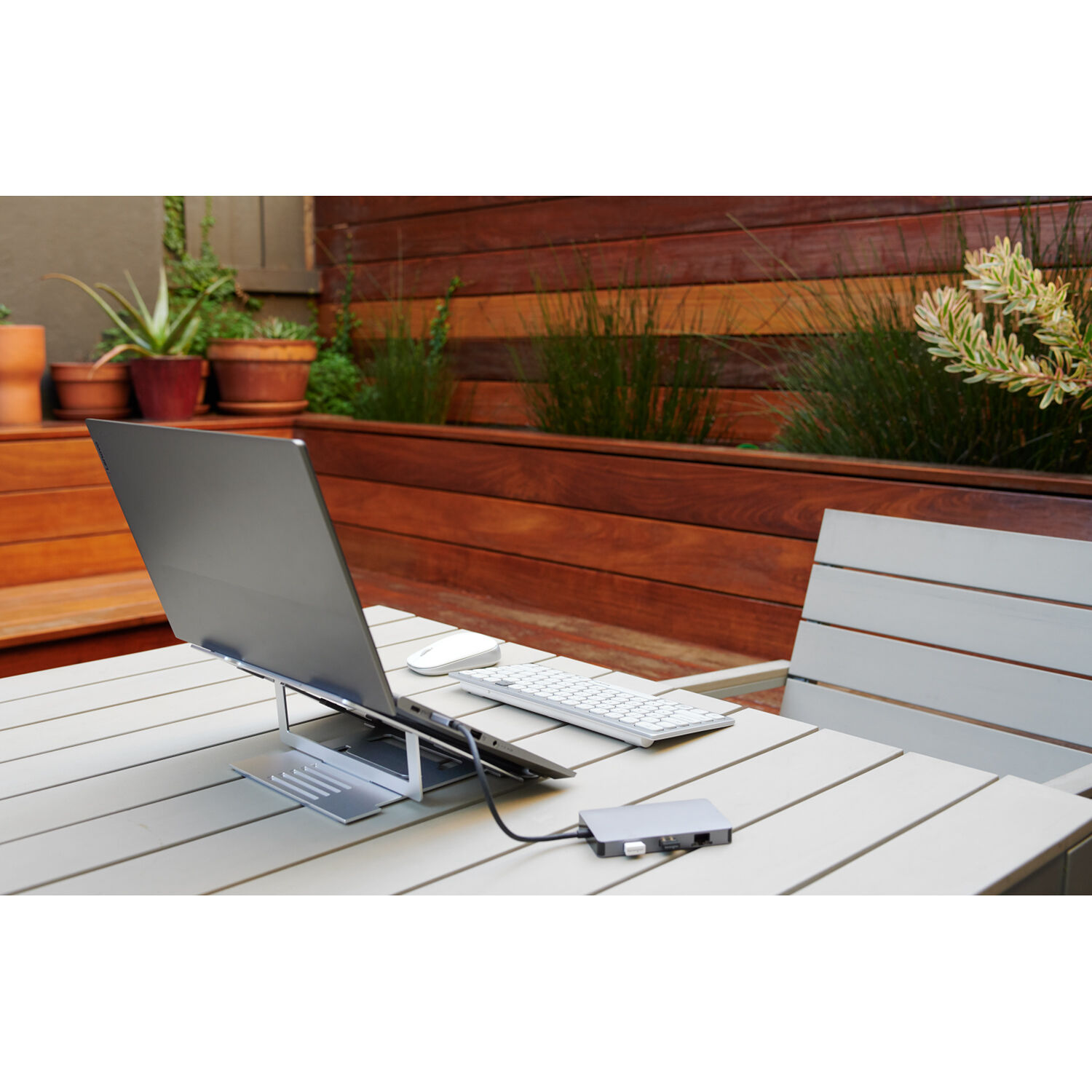 UH1450P USB-C MOBILE DOCK — view 16