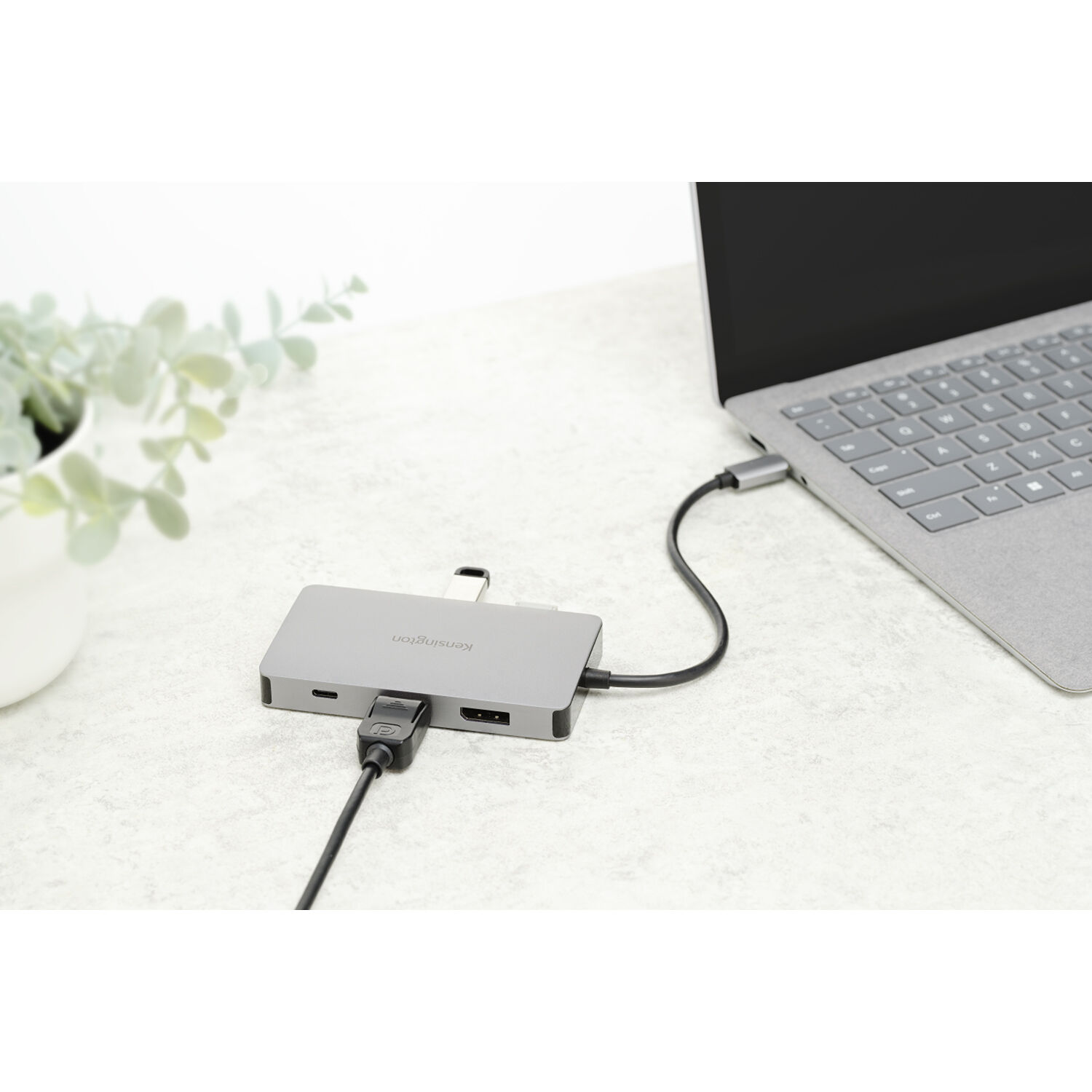UH1450P USB-C MOBILE DOCK — view 9
