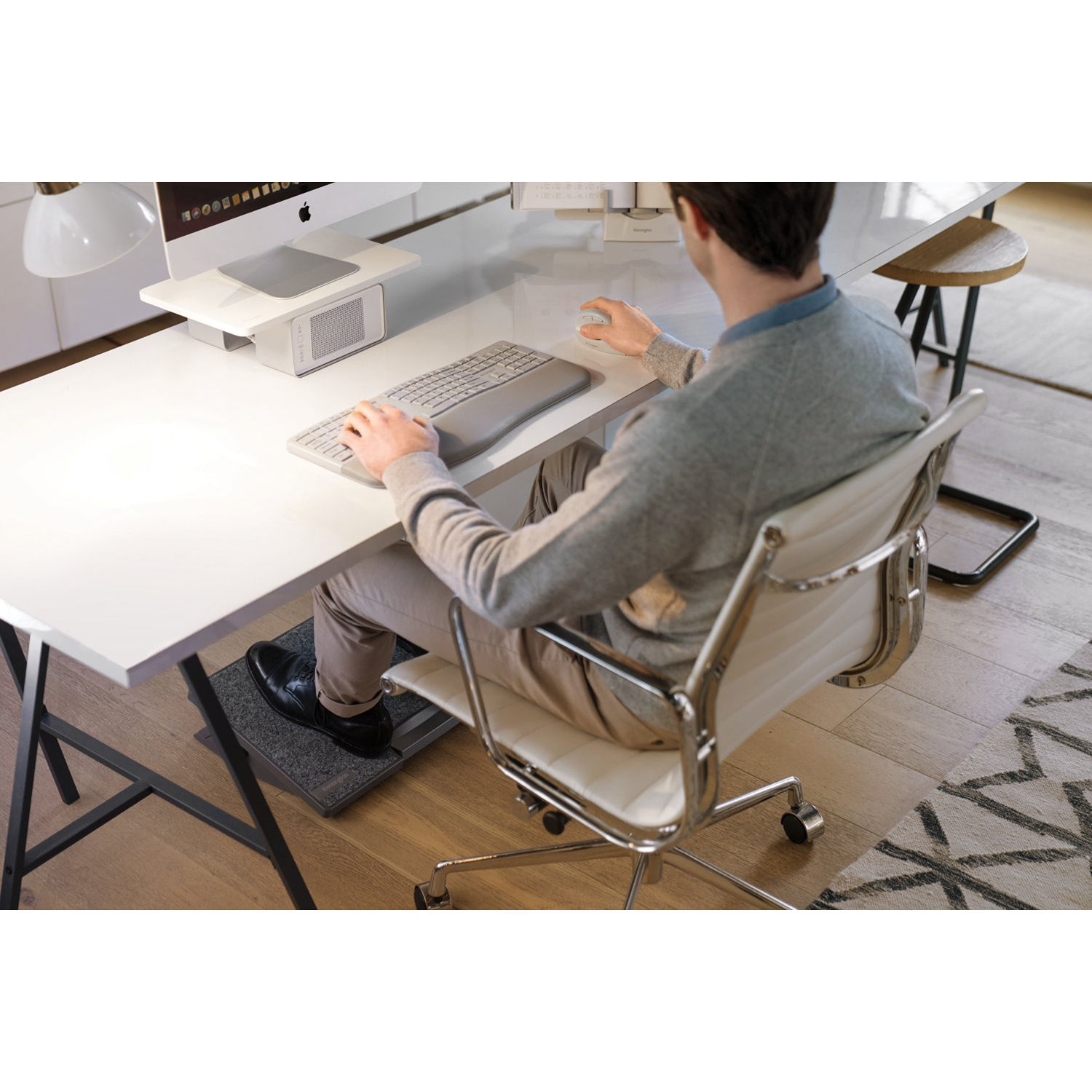 Kensington ProFit Ergo wireless keyboard and mouse set in gray with split ergonomic keyboard and matching mouse — view 11