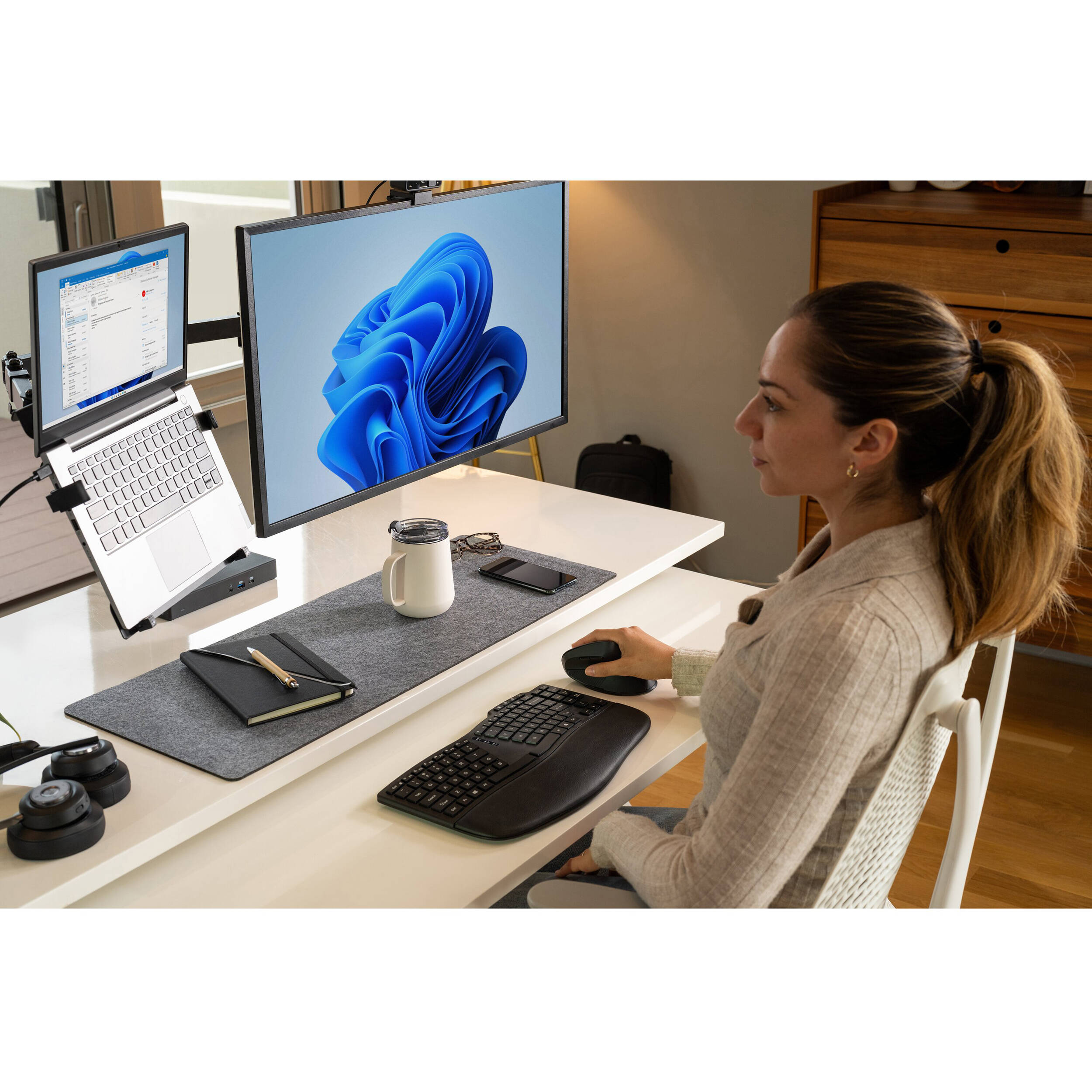 Kensington KM675 wireless ergonomic keyboard and mouse combo set for comfortable office productivity — view 7