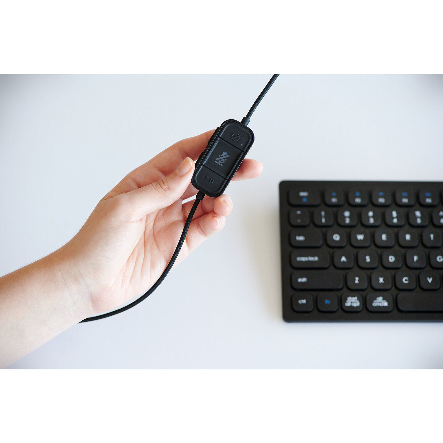 H1000 USB C On Ear Headset — view 14