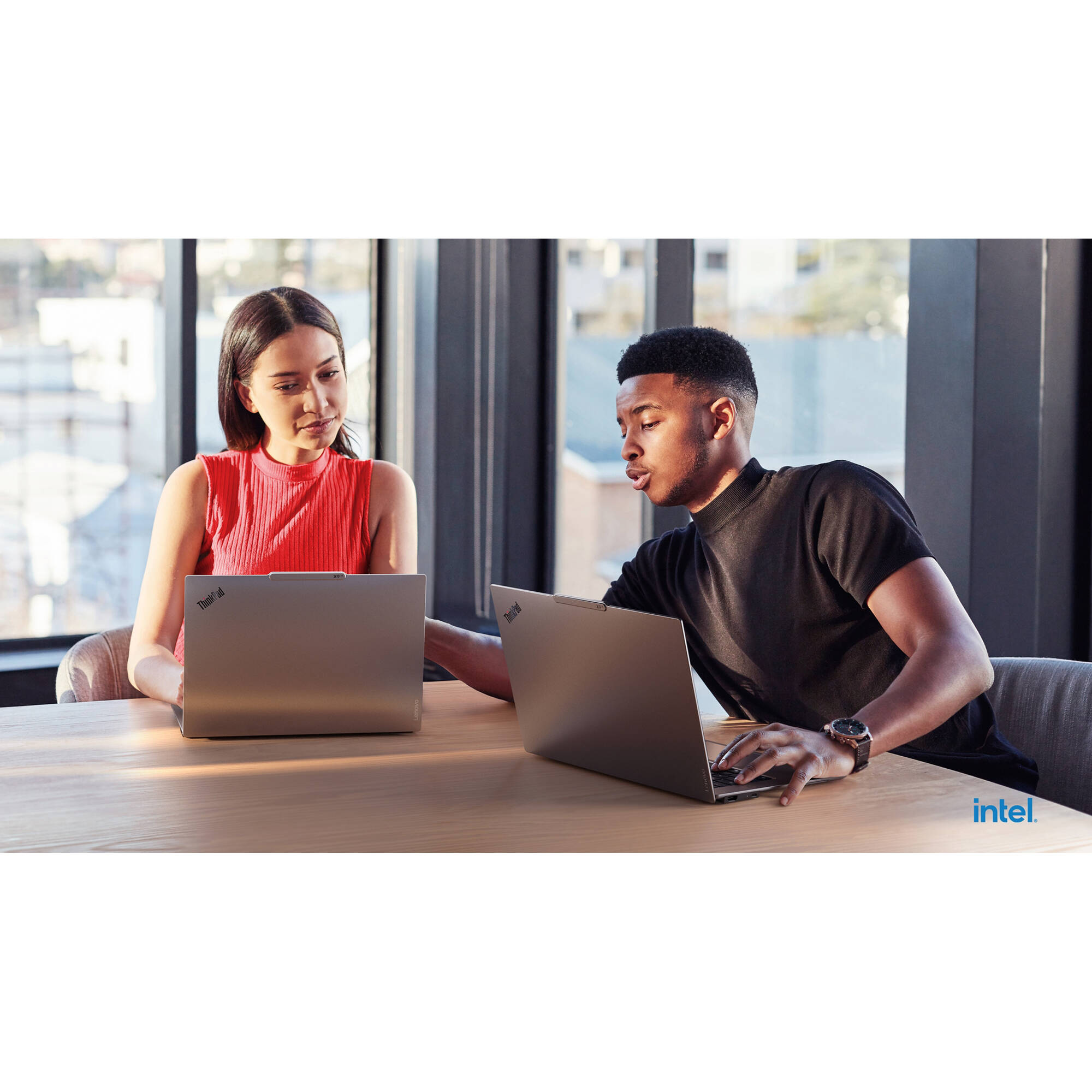 Lenovo ThinkPad X915 G1 business laptop with 15.3-inch 2.8K touch display and black Arctic Grey finish — view 24