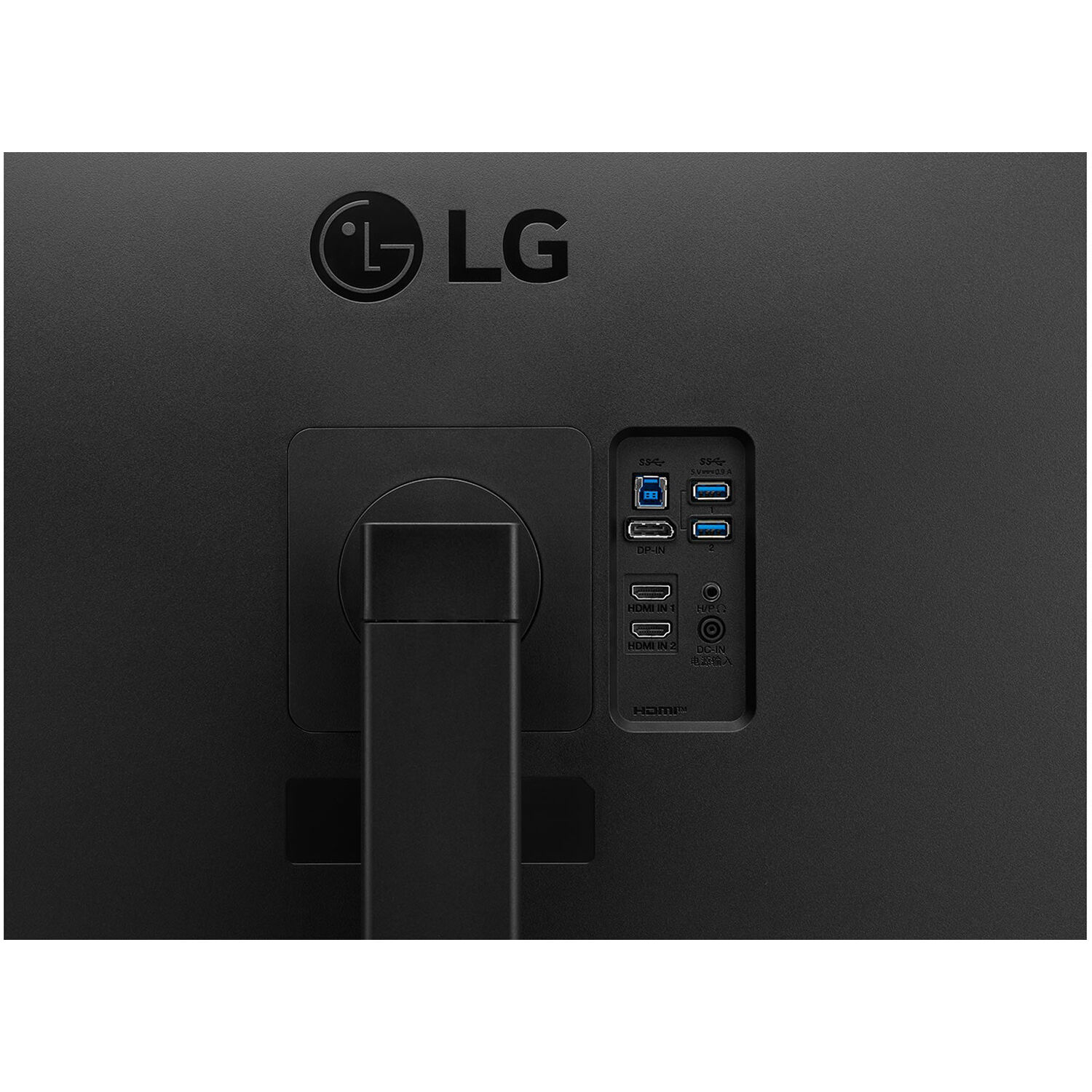LG 32BN67U-B 32-inch flat 4K LCD desktop monitor — view 8