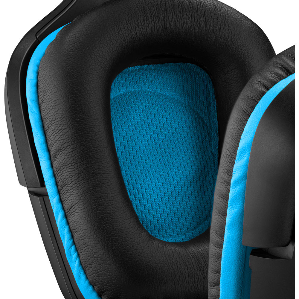 Logitech G432 wired gaming headset in black with over-the-head circumaural ear cups and boom microphone — view 6