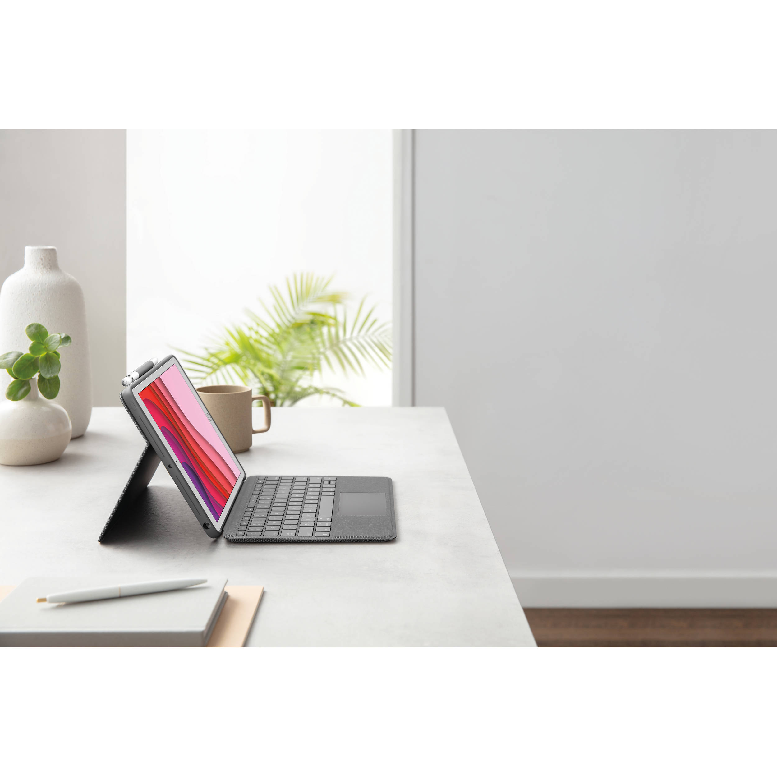Logitech Combo Touch keyboard case for iPad 7th 8th 9th generation in graphite — view 9